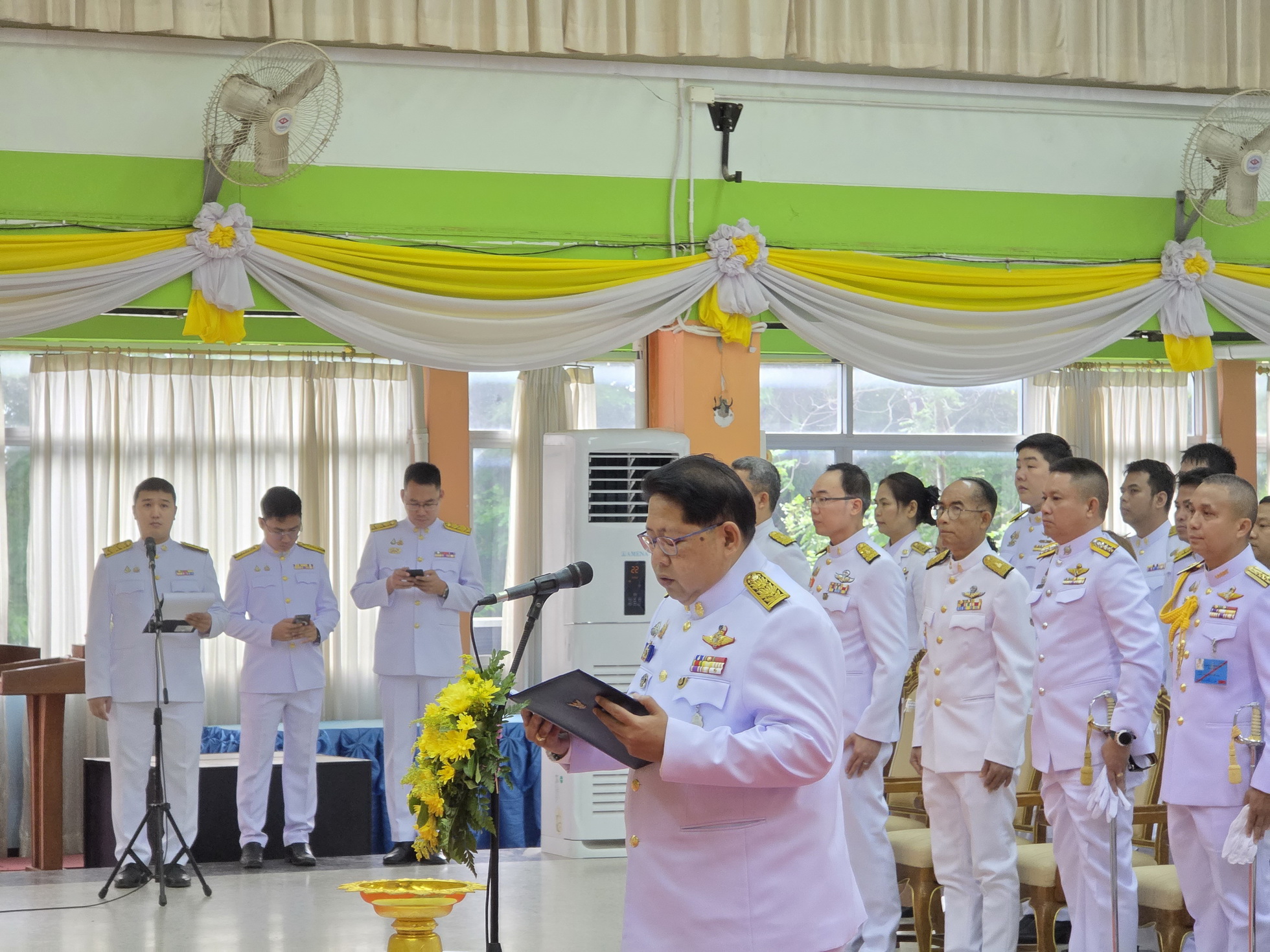 พช.หนองคาย ร่วมพิธีวางพานพุ่มดอกไม้และถวายราชสดุดี เนื่องในวันที่ระลึก “พระบาทสมเด็จพระพุทธยอดฟ้าจุฬาโลกมหาราช และวันที่ระลึกมหาจักรีบรมราชวงศ์” ประจำปีพุทธศักราช 2568
