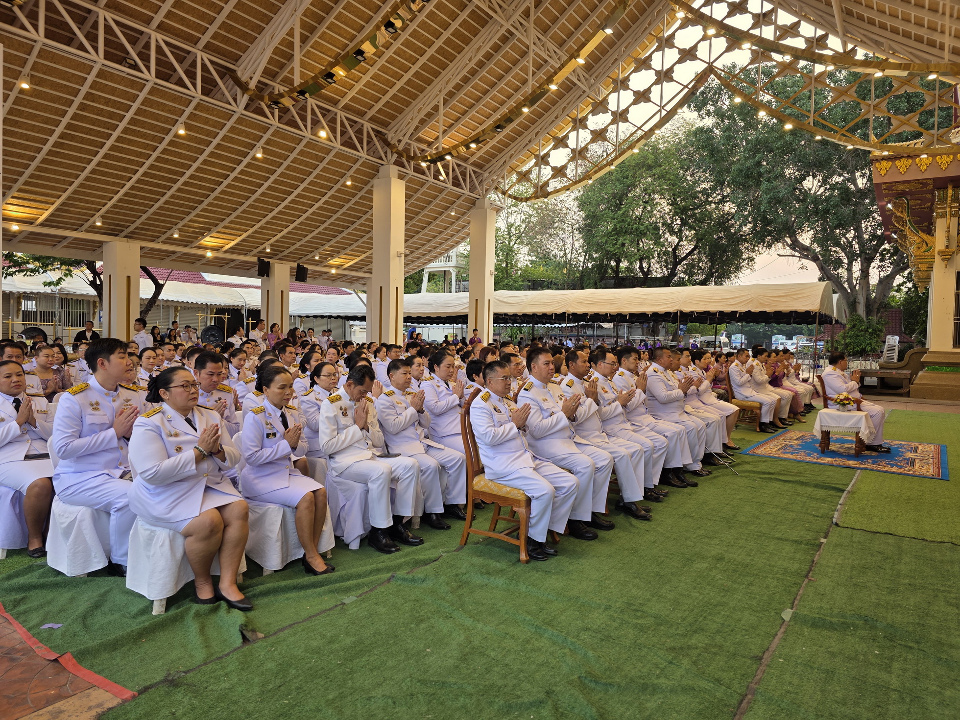 พช.หนองคาย ร่วมพิธีทำบุญตักบาตรถวายพระราชกุศล เนื่องในโอกาสวันคล้ายวันพระราชสมภพ สมเด็จพระกนิษฐาธิราชเจ้า กรมสมเด็จพระเทพรัตนราชสุดาฯ สยามบรมราชกุมารี