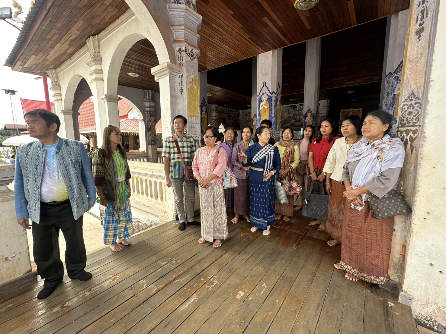 พช.หนองคาย เติมเต็มองค์ความรู้ให้ปราชญ์ด้านการผลิตผ้าทอเพื่อขับเคลื่อนโครงการสืบสานภูมิปัญญา พัฒนาเศรษฐกิจฐานรากสู่ความยั่งยืน กิจกรรมที่ 1 สืบสานภูมิปัญญาผ้าพื้นถิ่น “พญานาคา” สู่ความยั่งยืน