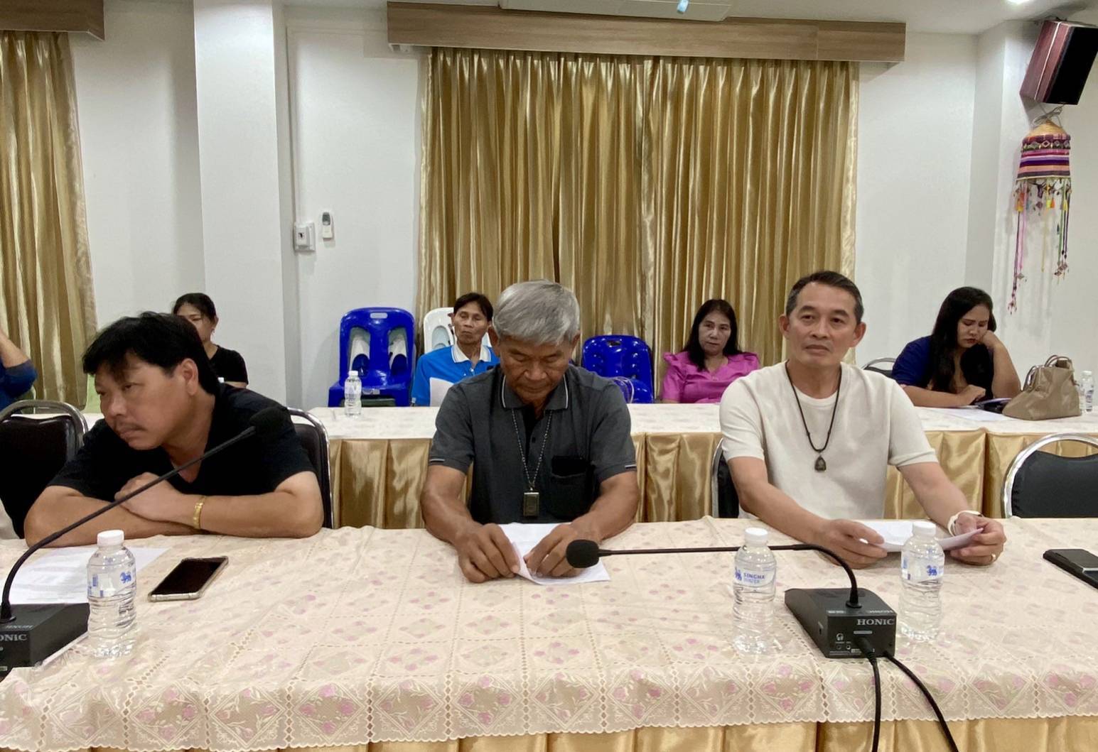 พช.จังหวัดหนองคาย จัดประชุมเพื่อคัดเลือกกลุ่มเป้าหมายเข้าร่วมจำหน่ายในงาน OTOP Midyear 2025