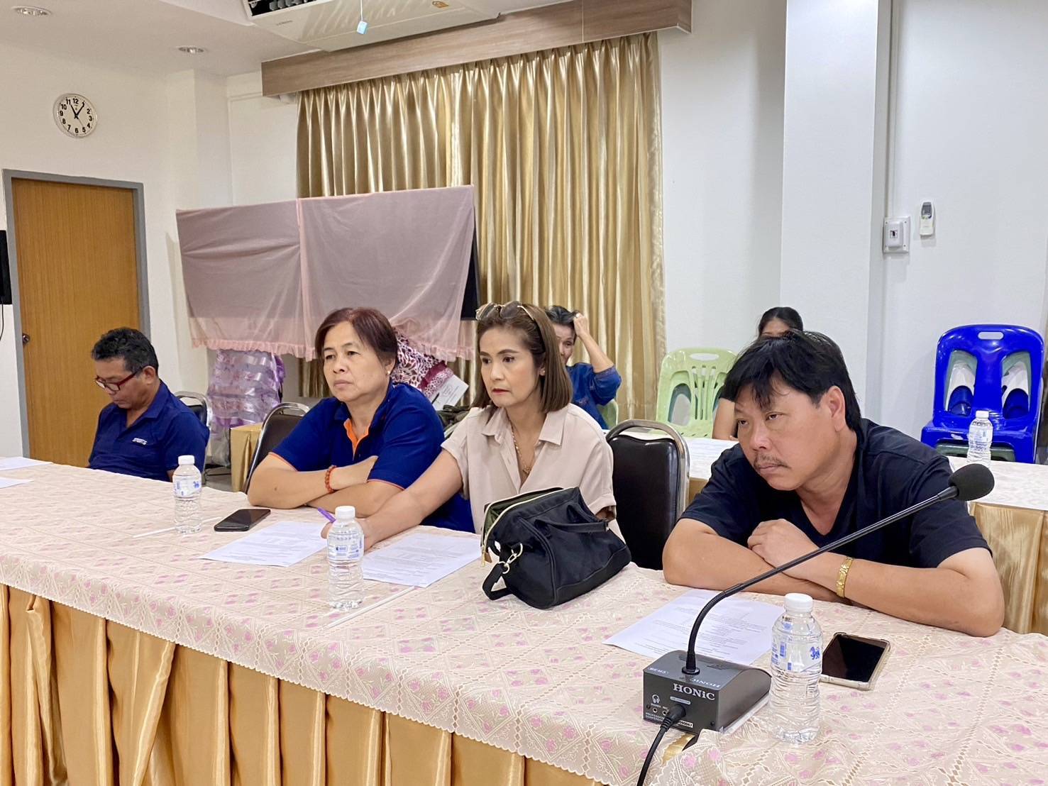 พช.จังหวัดหนองคาย จัดประชุมเพื่อคัดเลือกกลุ่มเป้าหมายเข้าร่วมจำหน่ายในงาน OTOP Midyear 2025