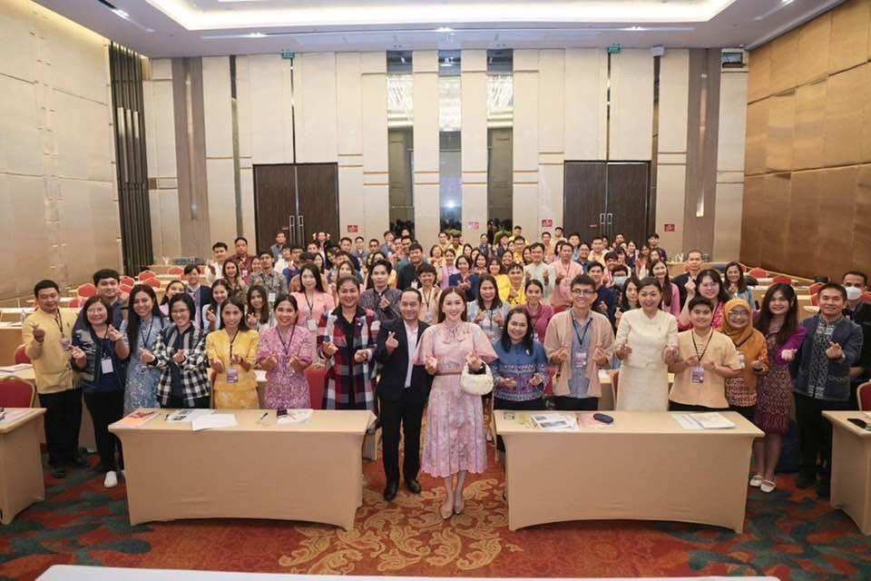 พช.หนองคาย เข้าร่วมโครงการพัฒนาบุคลากรเพื่อเสริมสร้างภาพลักษณ์และสร้างเครือข่ายการประชาสัมพันธ์องค์กร