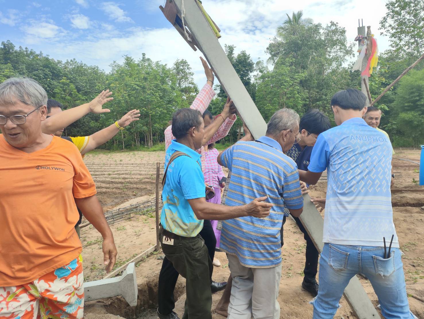 พช.หนองคาย ติดตามการดำเนินงานโครงการสร้างบ้าน GLO ประจำปี 2568 จังหวัดหนองคาย