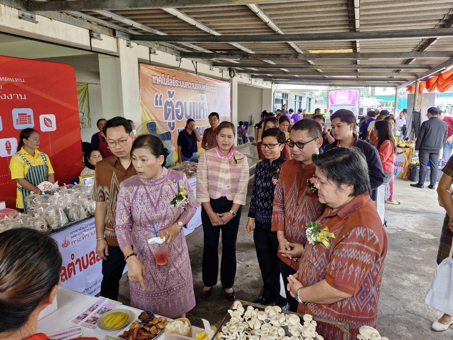 พช.หนองคาย ร่วมกิจกรรมการถ่ายทอด เผยแพร่ สาธิต และจัดแสดงนิทรรศการองค์ความรู้ด้านพลังงานทดแทนและอนุรักษ์พลังงาน ประจำปีงบประมาณ พ.ศ.2568