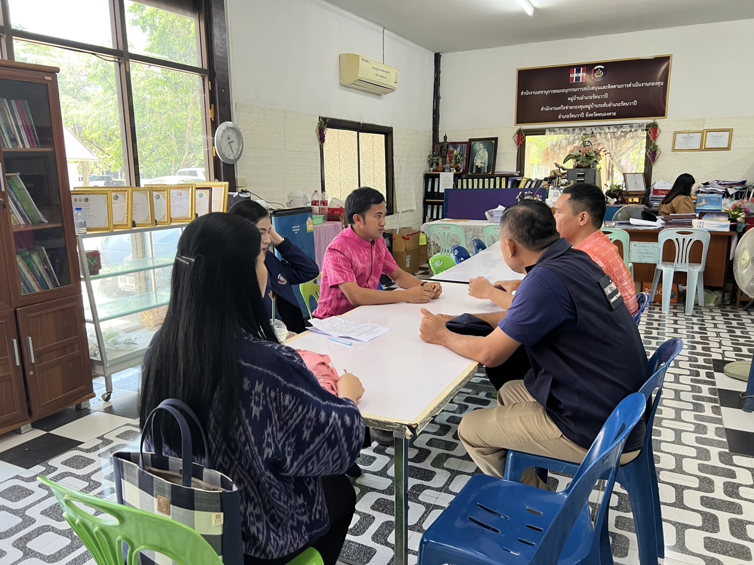 พช.หนองคาย ติดตามการประกอบอาชีพ ของครัวเรือนเป้าหมาย ในการแก้ไขปัญหาความยากจนเชิงบูรณาการ ระหว่าง กรมการพัฒนาชุมชน กระทรวงมหาดไทย กับ มูลนิธิป่อเต็กตึ๊ง และติดตามสนับสนุนการจัดเก็บข้อมูล จปฐ. กชช.2ค ปี 2568