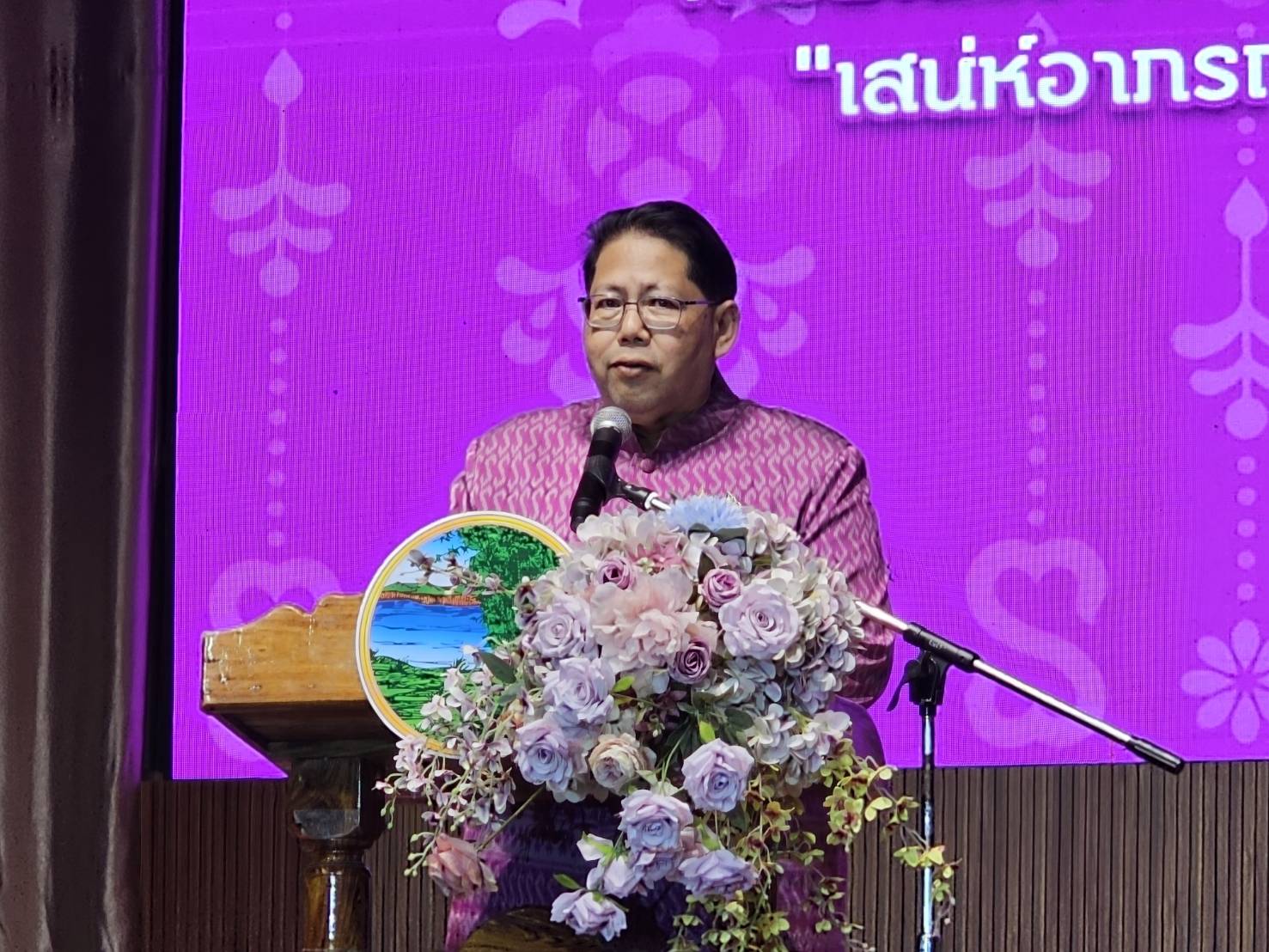 เวทีลุ่มน้ำโขงลุกเป็นไฟ! หนองคายจัดเดินแบบแฟชั่นโชว์ผ้าไทยสุดยิ่งใหญ่ สืบสานภูมิปัญญาท้องถิ่น “เสน่ห์อาภรณ์พรรณราย หนองคาย มนต์แห่งลุ่มน้ำโขง”