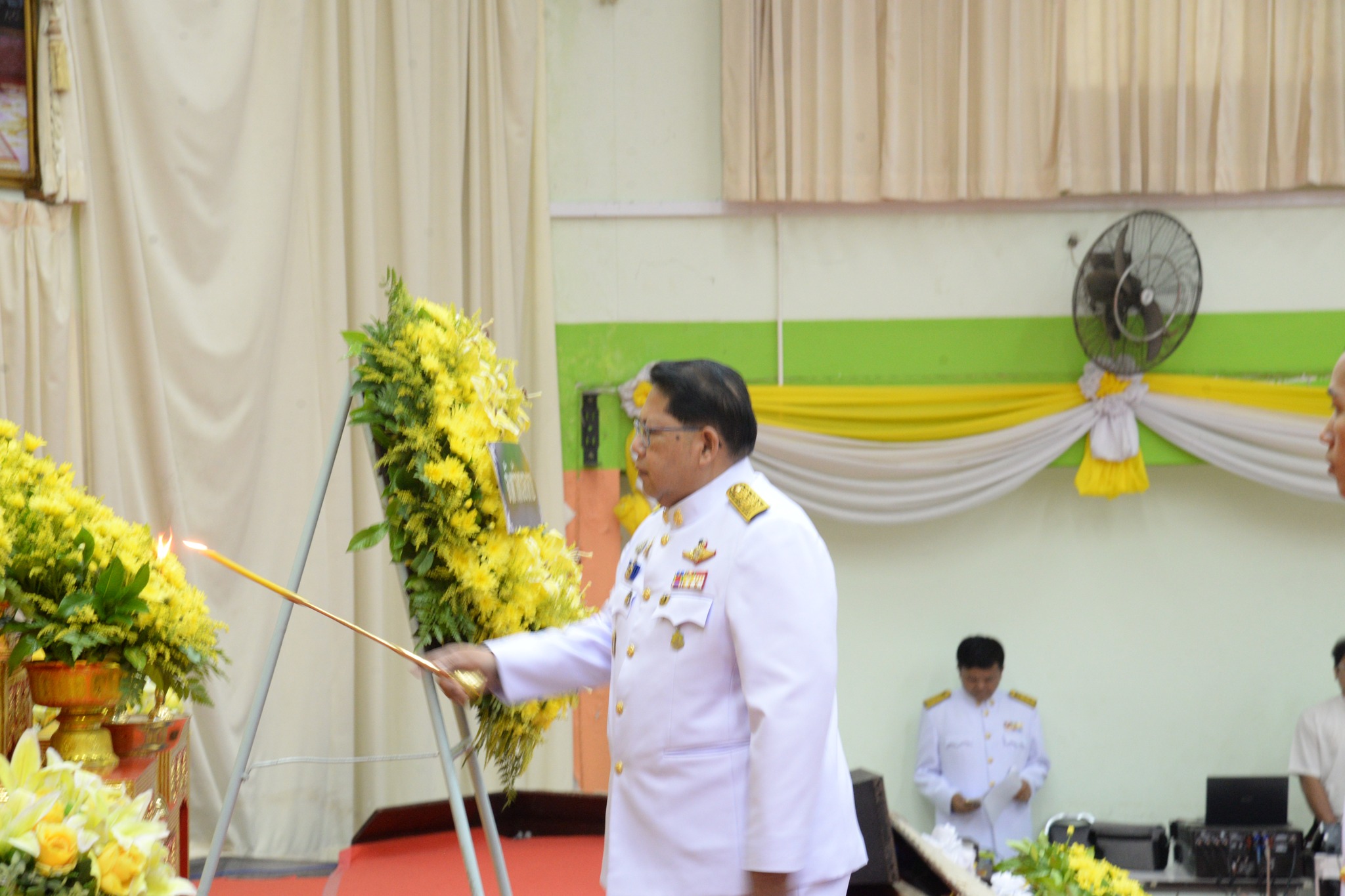 พช.หนองคาย ร่วมพิธีวางพวงมาลาและถวายราชสดุดีเนื่องในวันที่ระลึก “พระบาทสมเด็จพระปกเกล้าเจ้าอยู่หัว” ประจำปีพุทธศักราช 2568