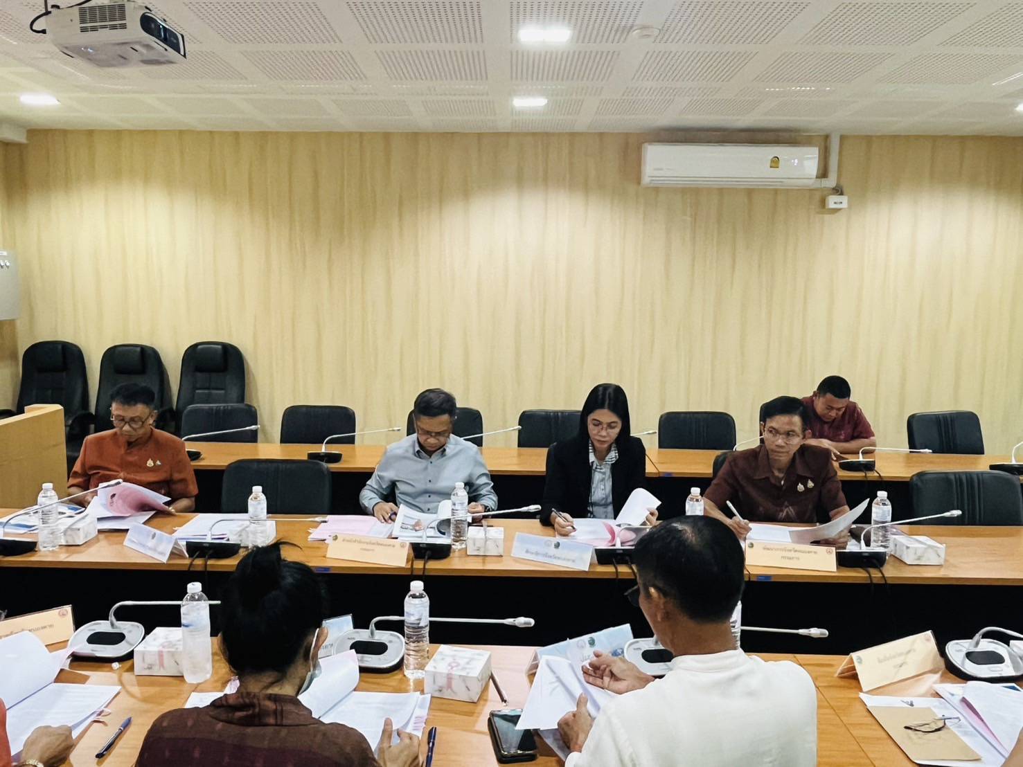 พช.หนองคาย ร่วมประชุมคณะกรรมการคัดเลือกสตรีไทยดีเด่นประจำจังหวัดหนองคาย ประจำปี 2568 ครั้งที่ 1/ 2568