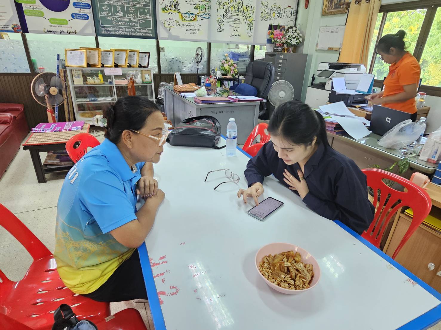 พช.หนองคาย ดำเนินการติดตั้งโปรแกรมป้องกันไวรัสคอมพิวเตอร์ ตามโครงการระบบรักษาความปลอดภัยคอมพิวเตอร์แม่ข่ายและลูกข่าย (Antivirus) กรมการพัฒนาชุมชน และติดตามการดำเนินงานกองทุนแม่ของแผ่นดิน
