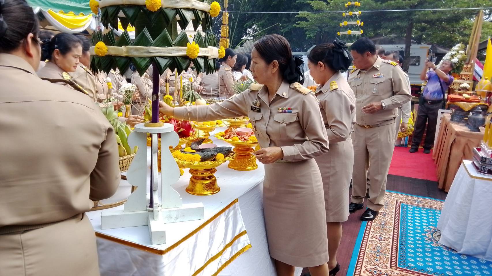 พช.หนองคาย ร่วมพิธีสักการะสิ่งศักดิ์สิทธิ์ในภารกิจพิธีการศพที่ได้รับพระราชทาน ประจำปีงบประมาณ พ.ศ. 2568