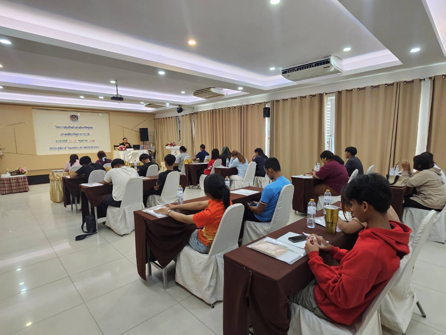 พช.หนองคาย เดินหน้าเสริมพลังเยาวชนกลุ่มเสี่ยง สร้างสัมมาชีพ ห่างไกลยาเสพติด วันที่ 2