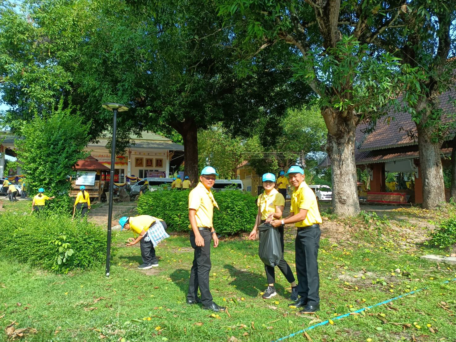 พช.หนองคาย ร่วมกิจกรรมจิตอาสาพัฒนา เนื่องในวันฉัตรมงคล “กิจกรรมจิตอาสาพัฒนาสิ่งแวดล้อมและบำเพ็ญสาธารณประโยชน์”