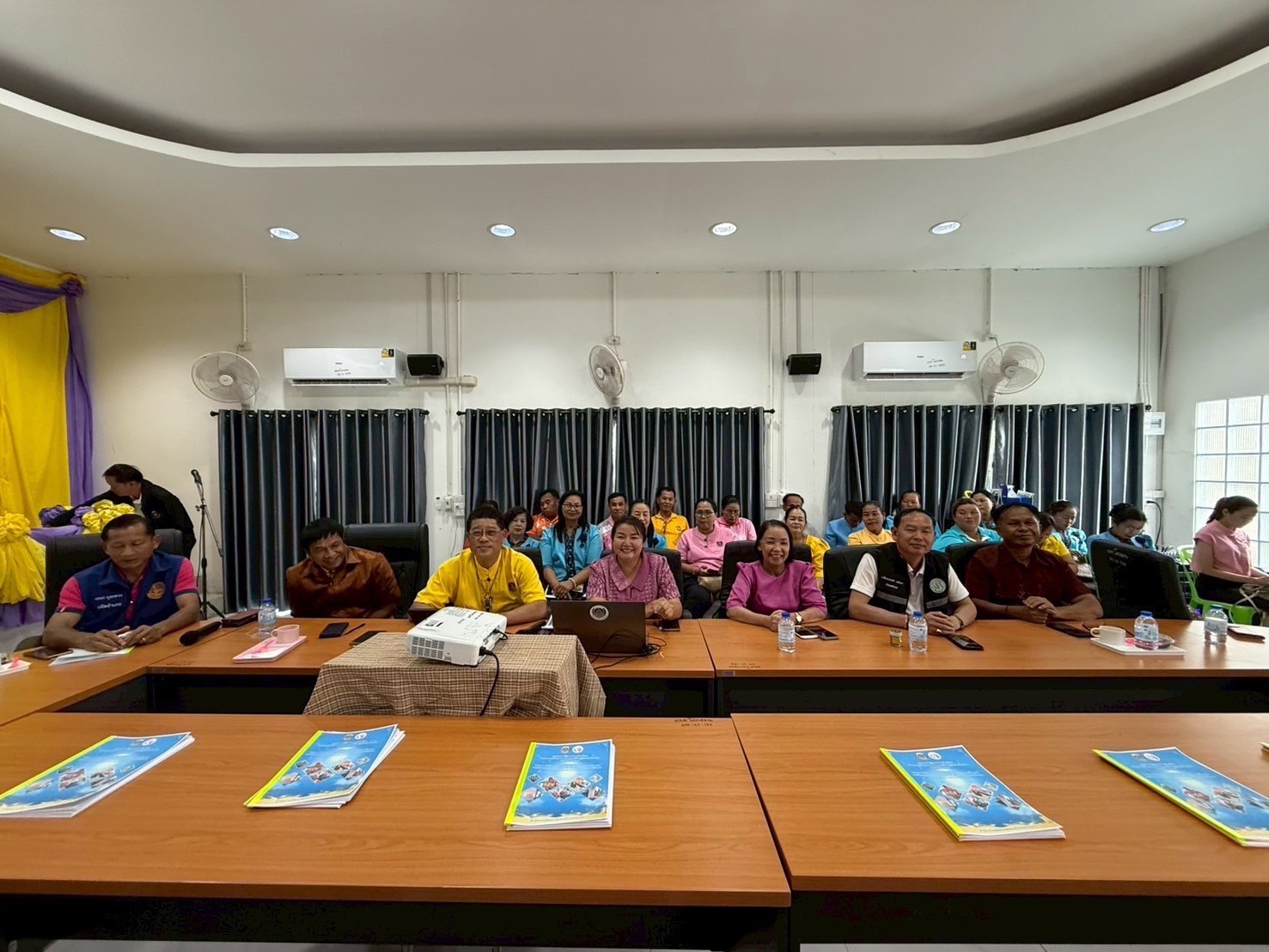 พช.หนองคาย คัดเลือกคนกองทุนพัฒนาบทบาทสตรีดีเด่น ระดับจังหวัด ตามโครงการเชิดชูเกียรติคนกองทุนพัฒนาบทบาทสตรี ประจำปี 2568