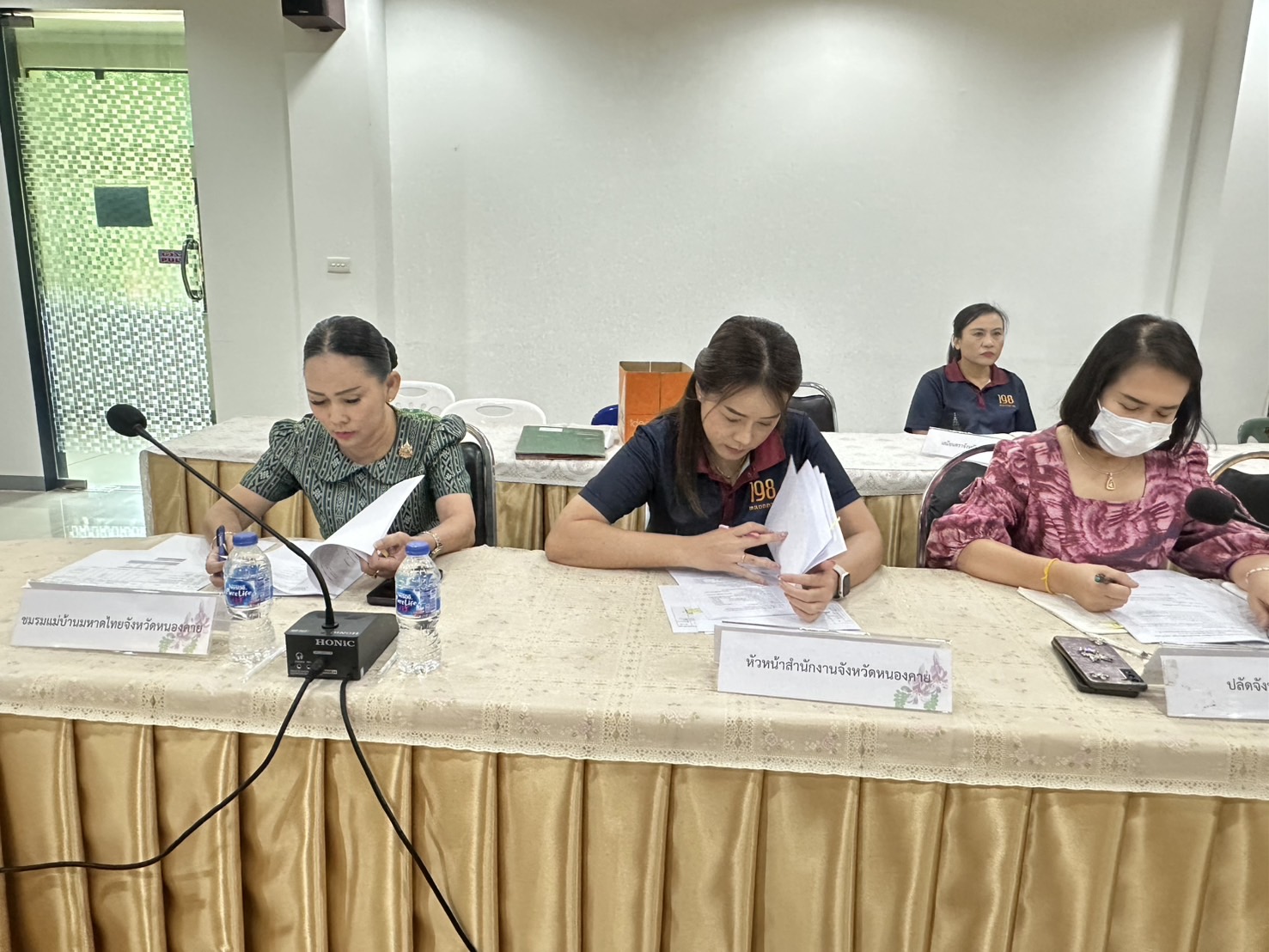 พช.หนองคาย ดำเนินการประชุมอนุกรรมการจัดงาน “เดินแบบผ้าไทยเพื่อการกุศล” ประจำปี 2568