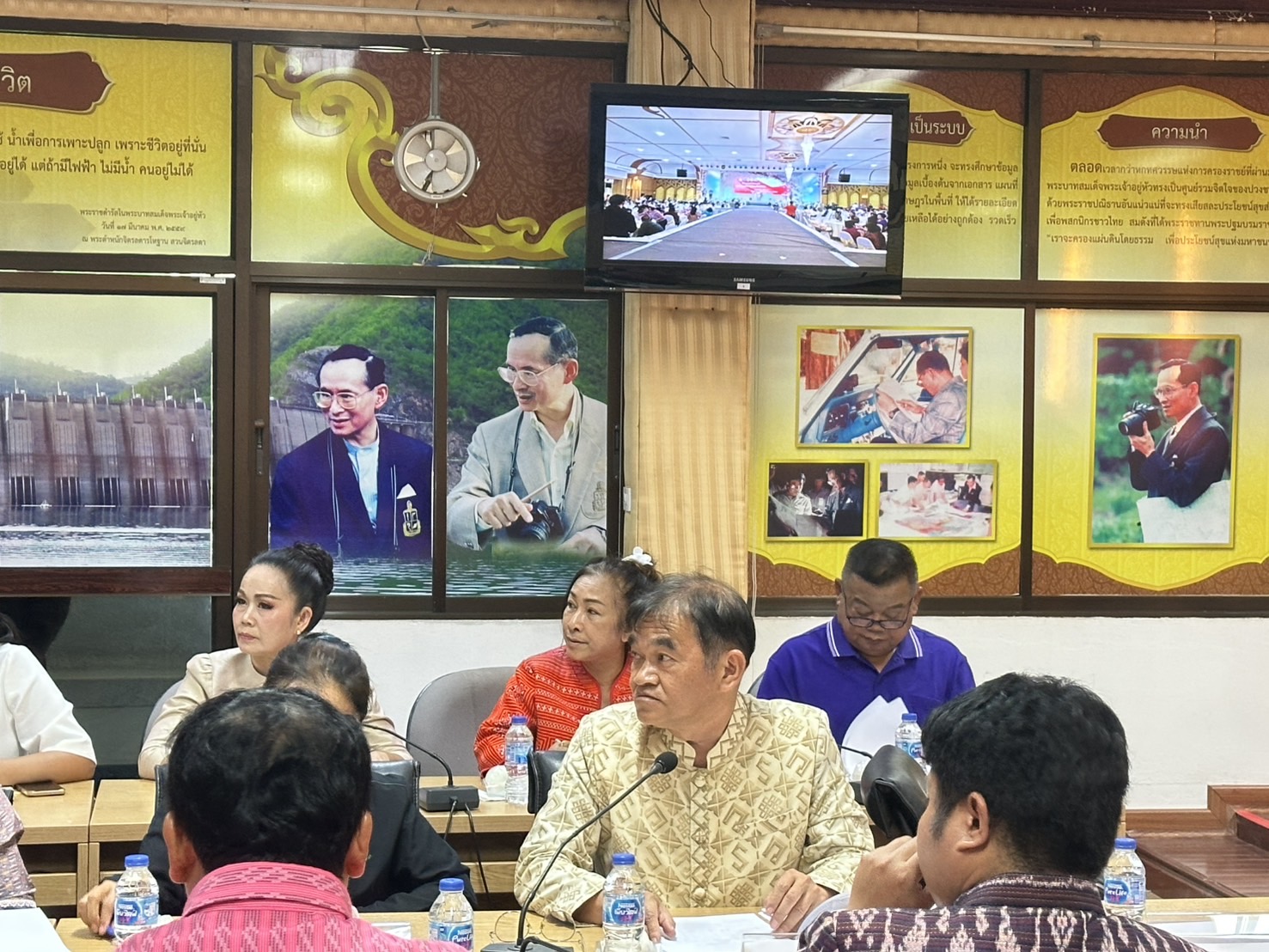 จังหวัดหนองคาย จัดประชุมคณะกรรมการและคณะอนุกรรมการจัดงาน “เดินแบบผ้าไทยเพื่อการกุศล” ประจำปี 2568