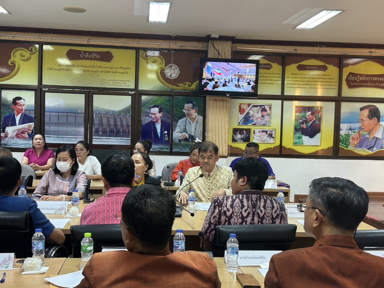 จังหวัดหนองคาย จัดประชุมคณะกรรมการและคณะอนุกรรมการจัดงาน “เดินแบบผ้าไทยเพื่อการกุศล” ประจำปี 2568