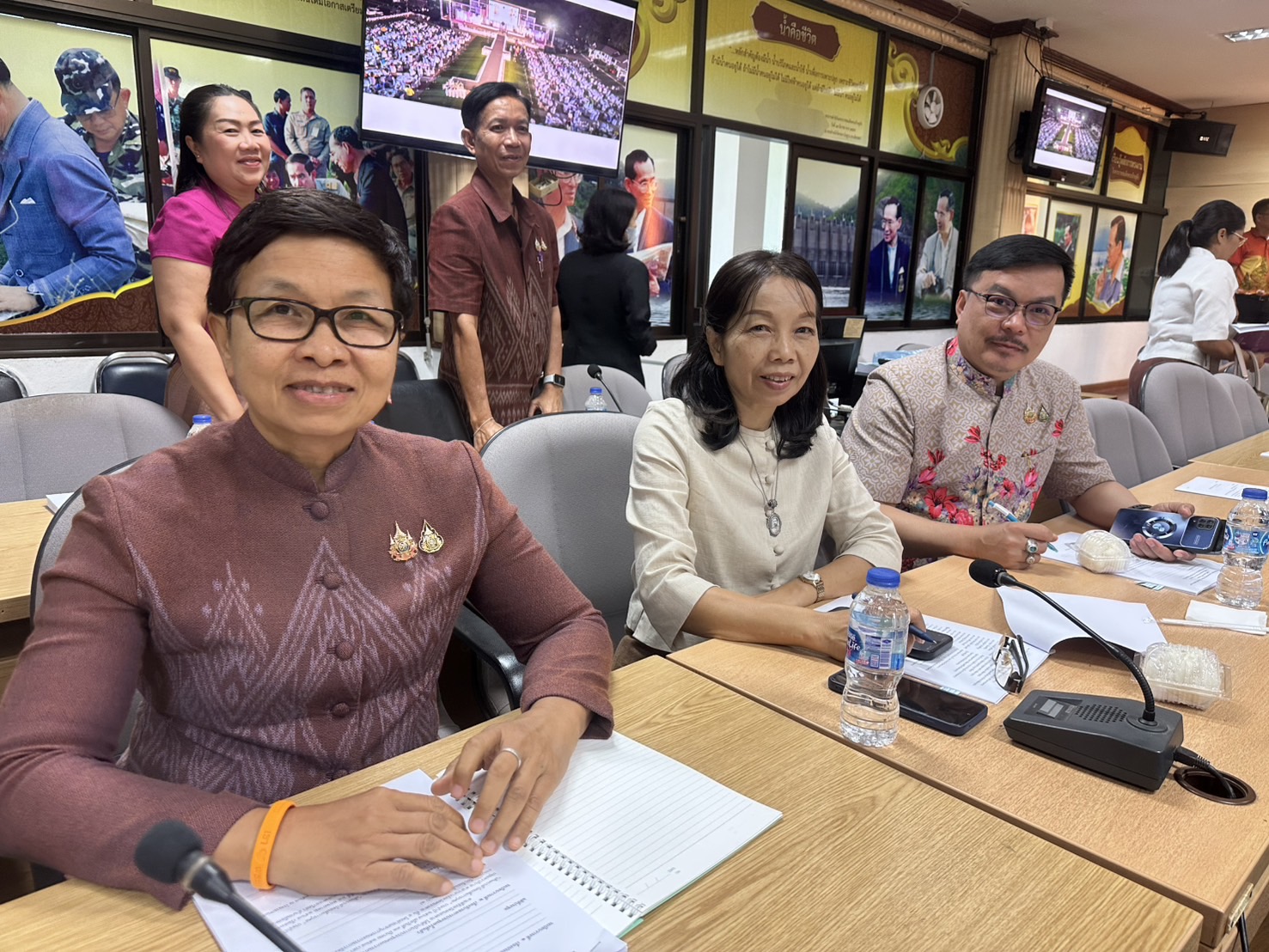 จังหวัดหนองคาย จัดประชุมคณะกรรมการและคณะอนุกรรมการจัดงาน “เดินแบบผ้าไทยเพื่อการกุศล” ประจำปี 2568