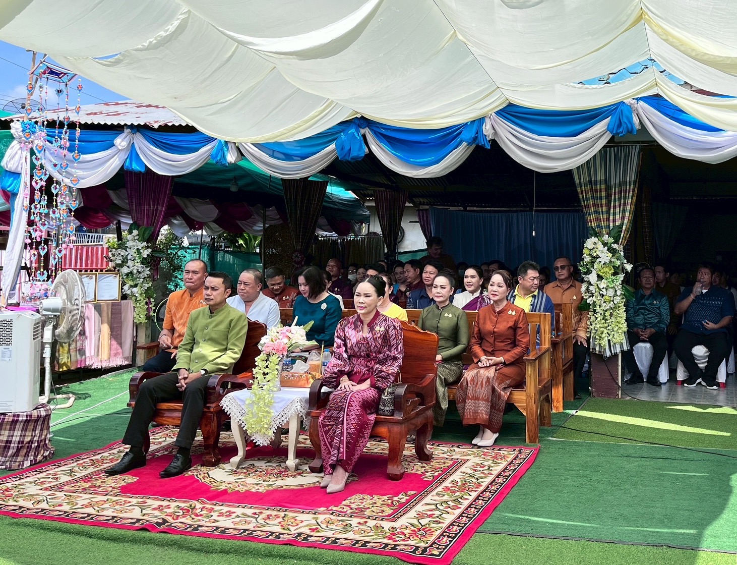 พช.หนองคาย เปิดตัวศูนย์สืบสานภูมิปัญญาผ้าพื้นถิ่นบ้านท่าหายโศก ภายใต้โครงการสืบสานภูมิปัญญา พัฒนาเศรษฐกิจฐานรากสู่ความยั่งยืน กิจกรรมที่ 1 สืบสานภูมิปัญญาผ้าพื้นถิ่น “พญานาคา” สู่ความยั่งยืน