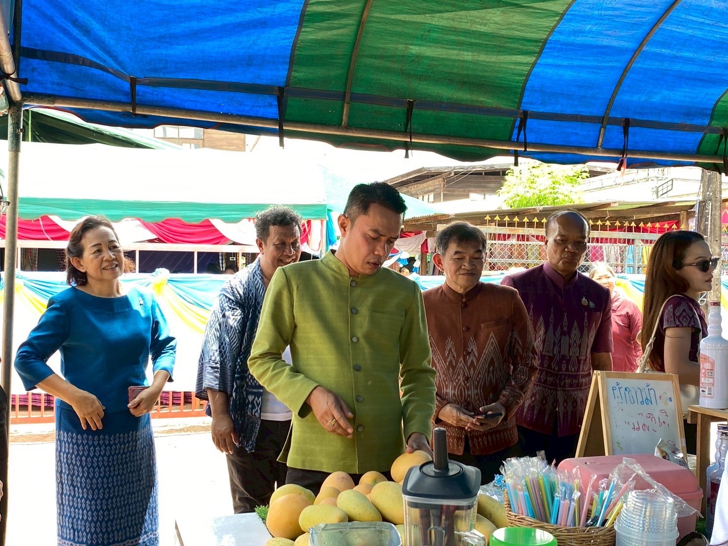 พช.หนองคาย เปิดตัวศูนย์สืบสานภูมิปัญญาผ้าพื้นถิ่นบ้านท่าหายโศก ภายใต้โครงการสืบสานภูมิปัญญา พัฒนาเศรษฐกิจฐานรากสู่ความยั่งยืน กิจกรรมที่ 1 สืบสานภูมิปัญญาผ้าพื้นถิ่น “พญานาคา” สู่ความยั่งยืน