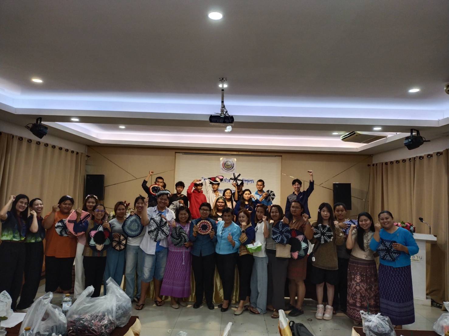 พช.หนองคาย เดินหน้าเสริมพลังเยาวชนกลุ่มเสี่ยง สร้างสัมมาชีพ ห่างไกลยาเสพติด วันที่ 3 (วันสุดท้าย)