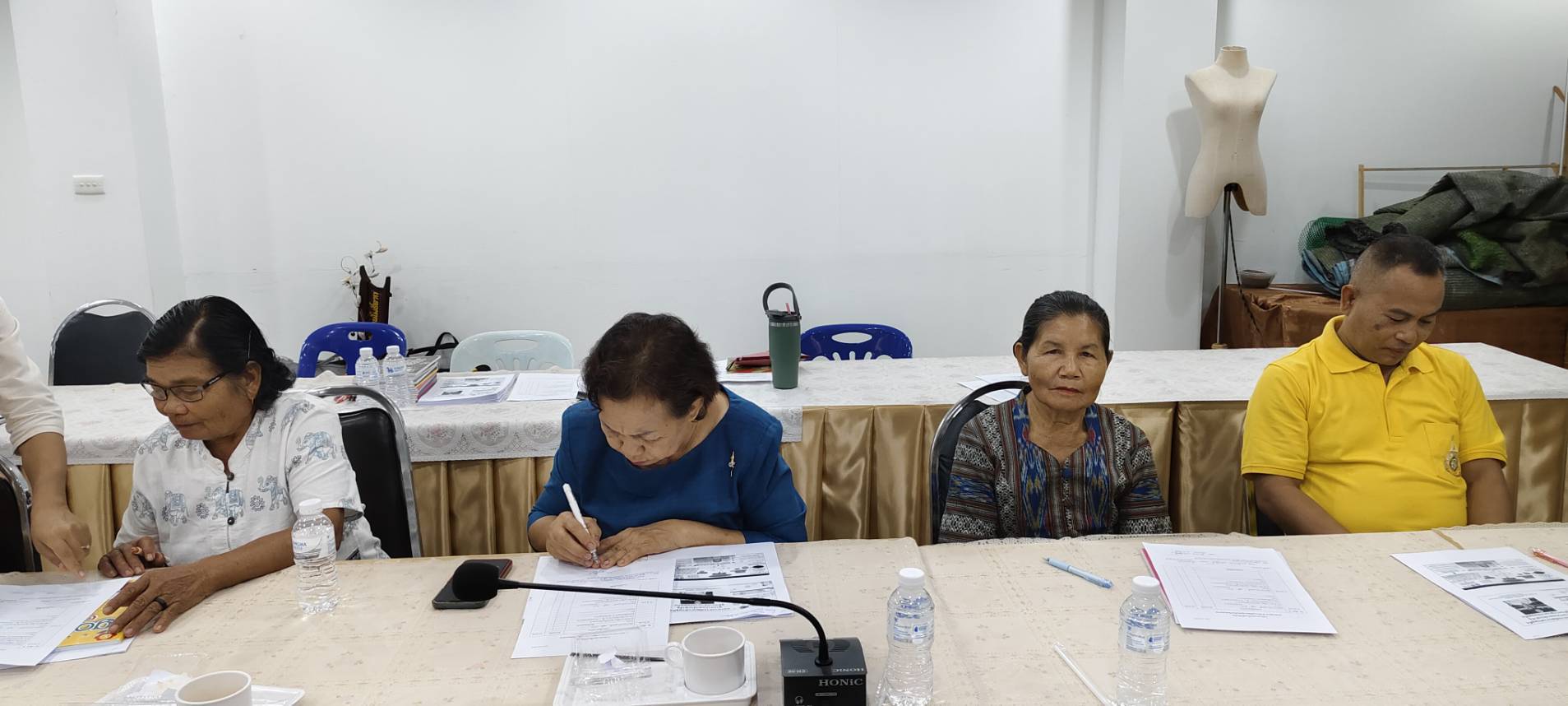 พช.หนองคาย ขับเคลื่อนโครงการส่งเสริมการสร้างรายได้จากกิจการอาหารปลอดภัย