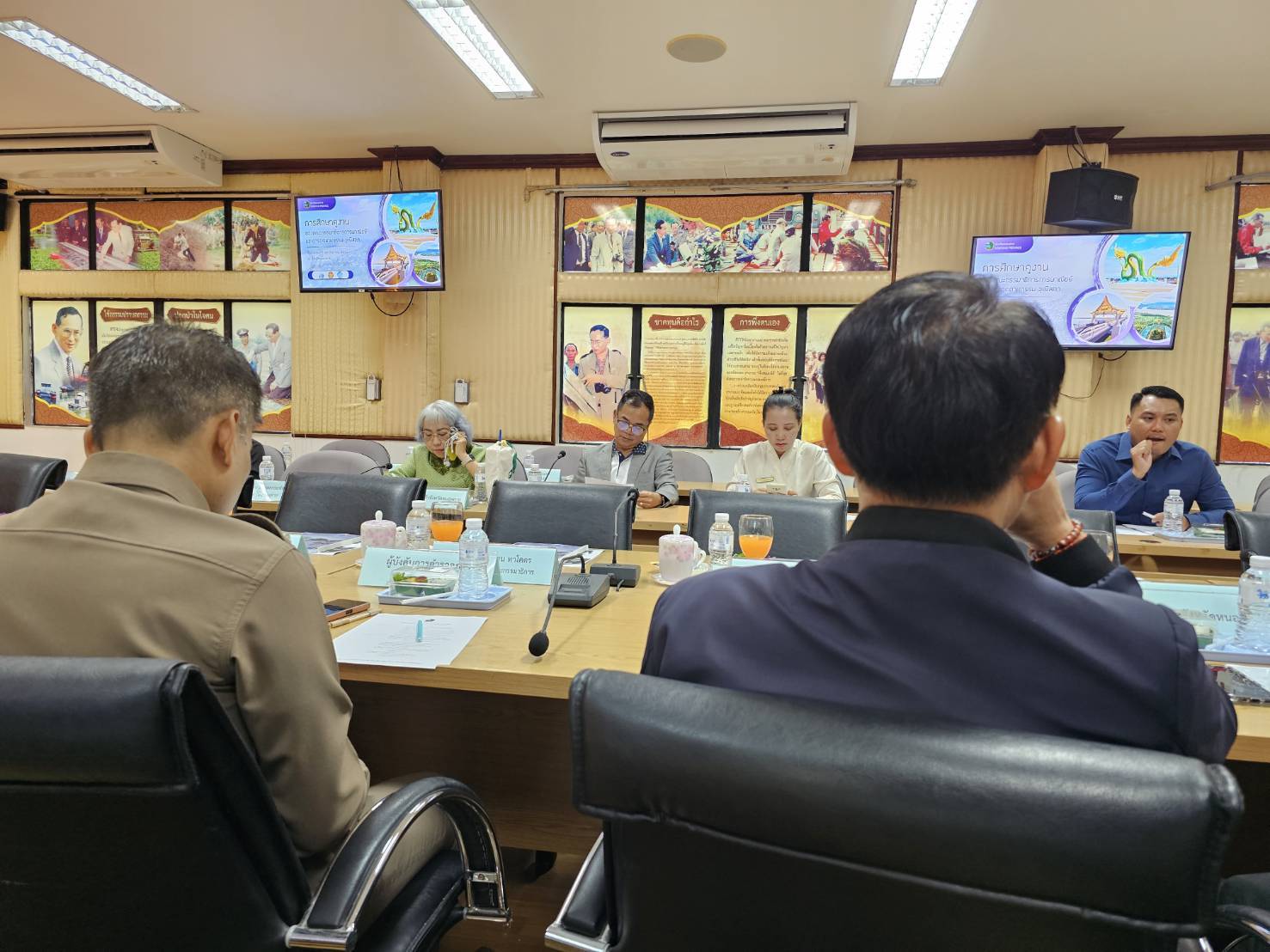 พช.หนองคาย ร่วมประชุมการศึกษาดูงานของคณะกรรมาธิการการพาณิชย์และการอุตสาหกรรม วุฒิสภา