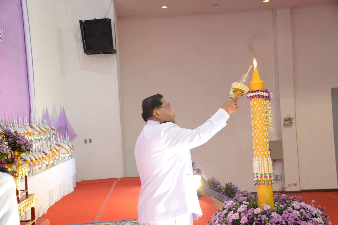 พช.หนองคาย ร่วมพิธีถวายเครื่องราชสักการะและวางพานพุ่ม และพิธีจุดเทียนถวายพระพรชัยมงคล เนื่องในโอกาสวันเฉลิมพระชนมพรรษา สมเด็จพระนางเจ้าฯ พระบรมราชินี 3 มิถุนายน 2568