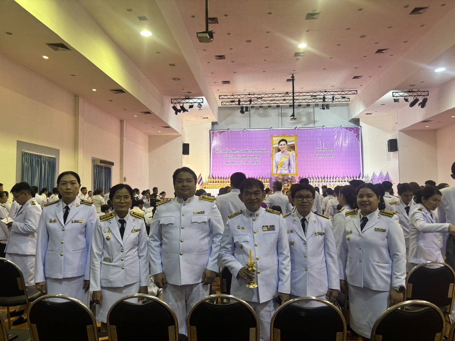 พช.หนองคาย ร่วมพิธีถวายเครื่องราชสักการะและวางพานพุ่ม และพิธีจุดเทียนถวายพระพรชัยมงคล เนื่องในโอกาสวันเฉลิมพระชนมพรรษา สมเด็จพระนางเจ้าฯ พระบรมราชินี 3 มิถุนายน 2568