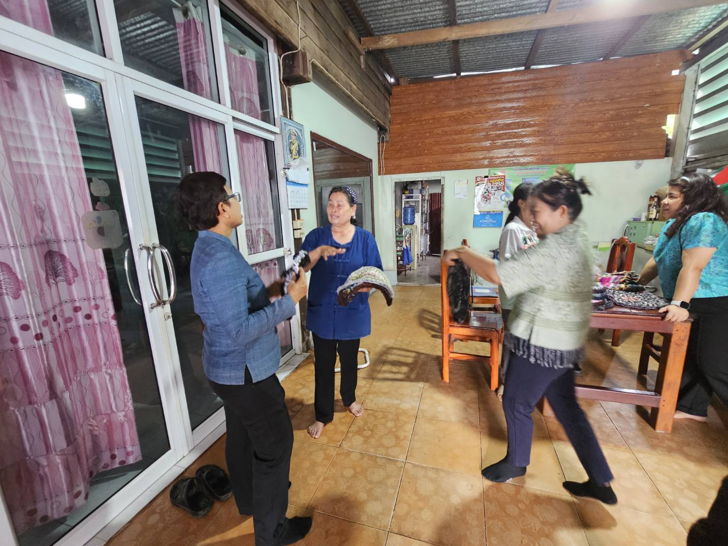 พช.หนองคาย ลงพื้นที่ติดตามการดำเนินงานสารสนเทศตำบลต้นแบบเพื่อพัฒนาคุณภาพชีวิต ตำบลโพธิ์ตาก