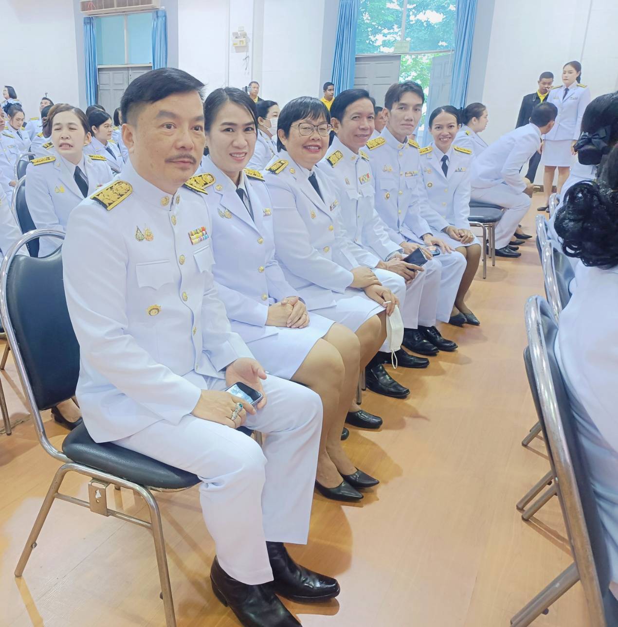 พช.หนองคาย ร่วมพิธีวางพวงมาลาและถวายราชสักการะ เนื่องในวันที่ระลึกคล้ายวันสวรรคต พระบาทสมเด็จพระปรเมนทรมหาอานันทมหิดล พระอัฐมรามาธิบดินทร ประจำปีพุทธศักราช 2568