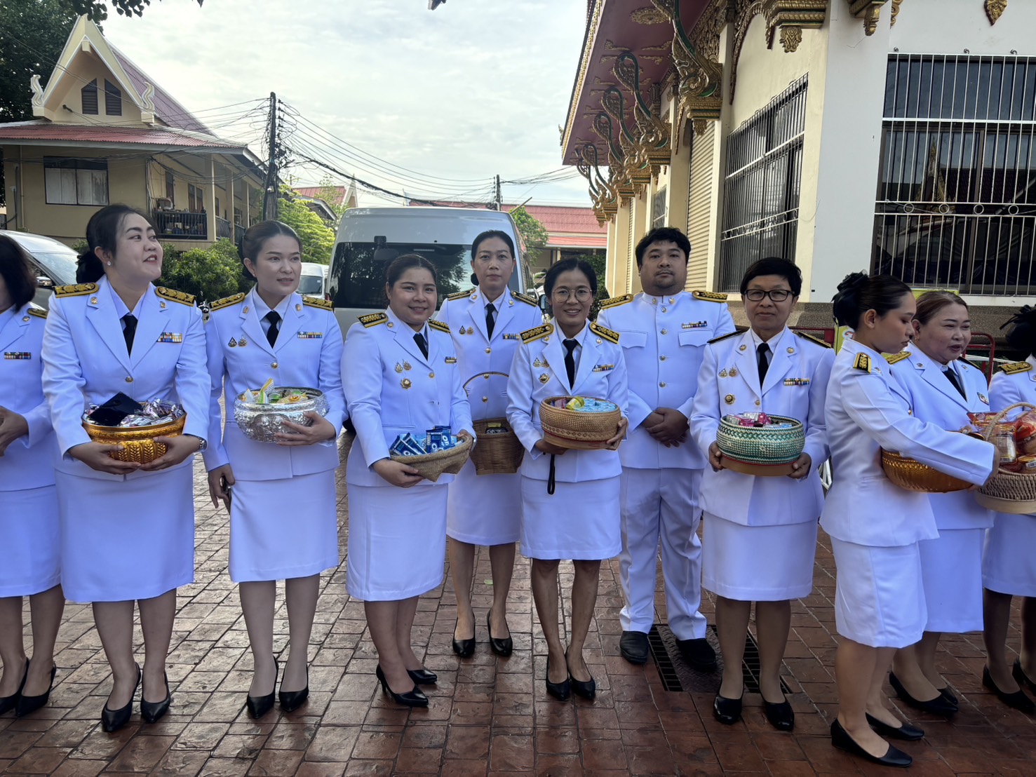 พช.หนองคาย ร่วมพิธีทำบุญตักบาตรถวายพระราชกุศล สมเด็จพระนางเจ้าฯ พระบรมราชินี เนื่องในโอกาสวันเฉลิมพระชนมพรรษา 3 มิถุนายน 2568