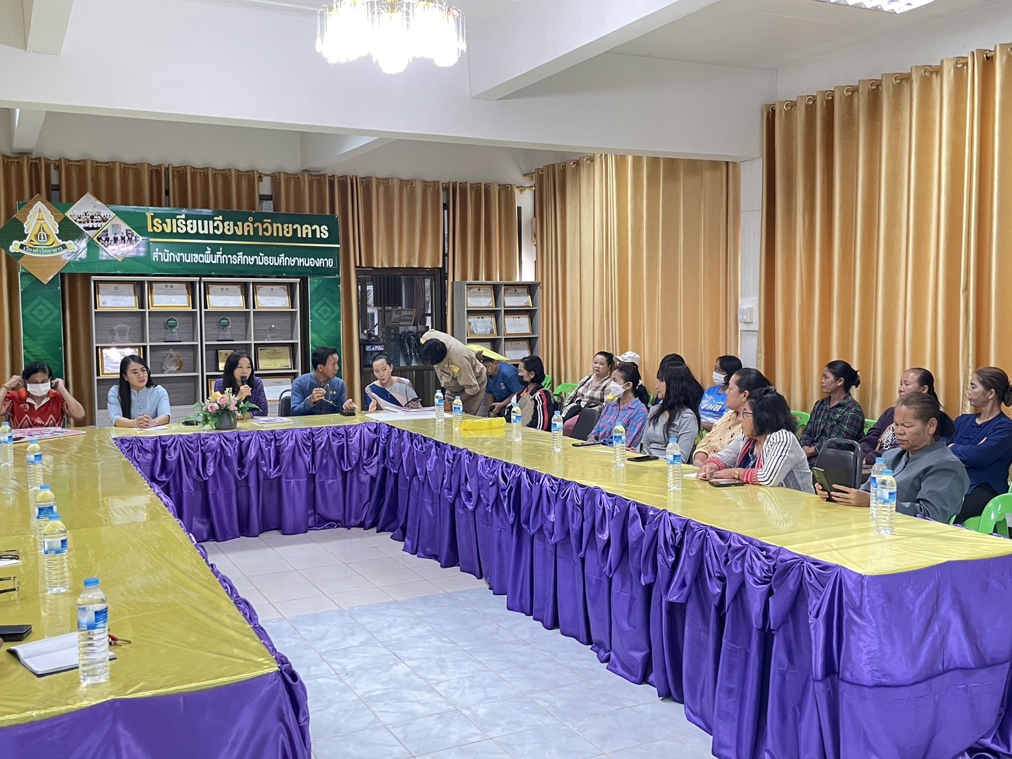 กองทุนฯ สตรี หนองคาย ลงพื้นที่ประชาสัมพันธ์มาตรการช่วยเหลือลูกหนี้กองทุนพัฒนาบทบาทสตรี “เดินหน้าสู้หนี้ ร่วมสร้างพลังสตรี เปลี่ยนหนี้เป็นพลัง เปลี่ยนปัญหาเป็นโอกาส”