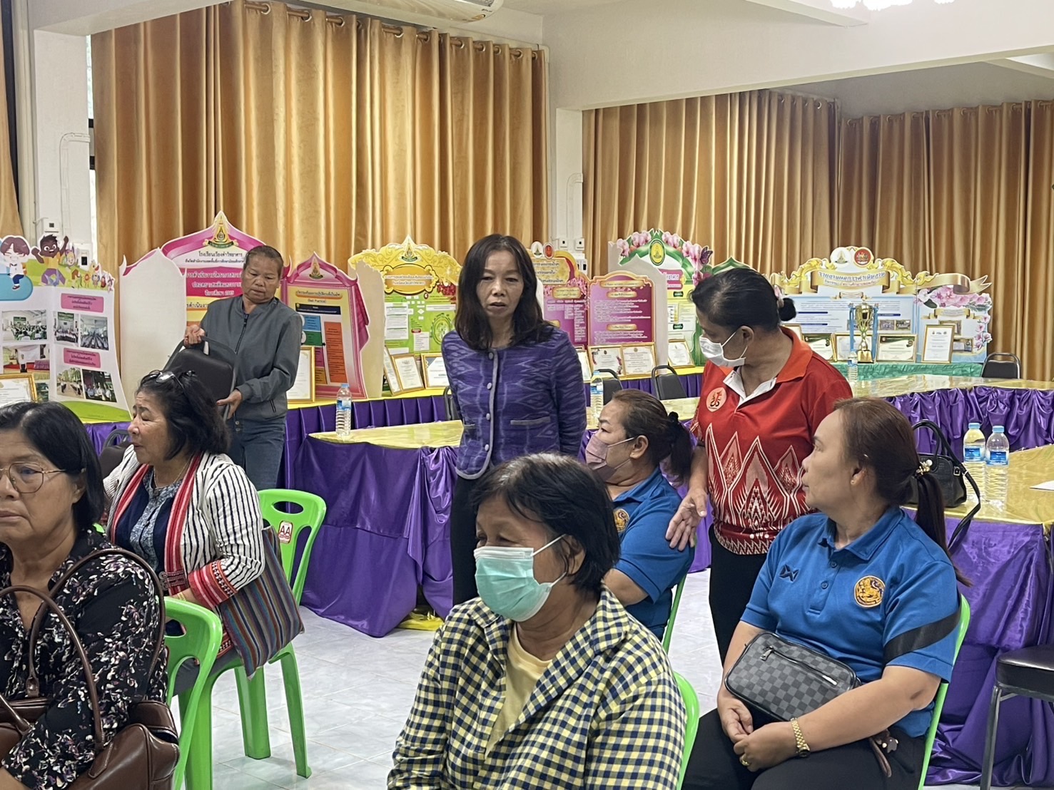 กองทุนฯ สตรี หนองคาย ลงพื้นที่ประชาสัมพันธ์มาตรการช่วยเหลือลูกหนี้กองทุนพัฒนาบทบาทสตรี “เดินหน้าสู้หนี้ ร่วมสร้างพลังสตรี เปลี่ยนหนี้เป็นพลัง เปลี่ยนปัญหาเป็นโอกาส”