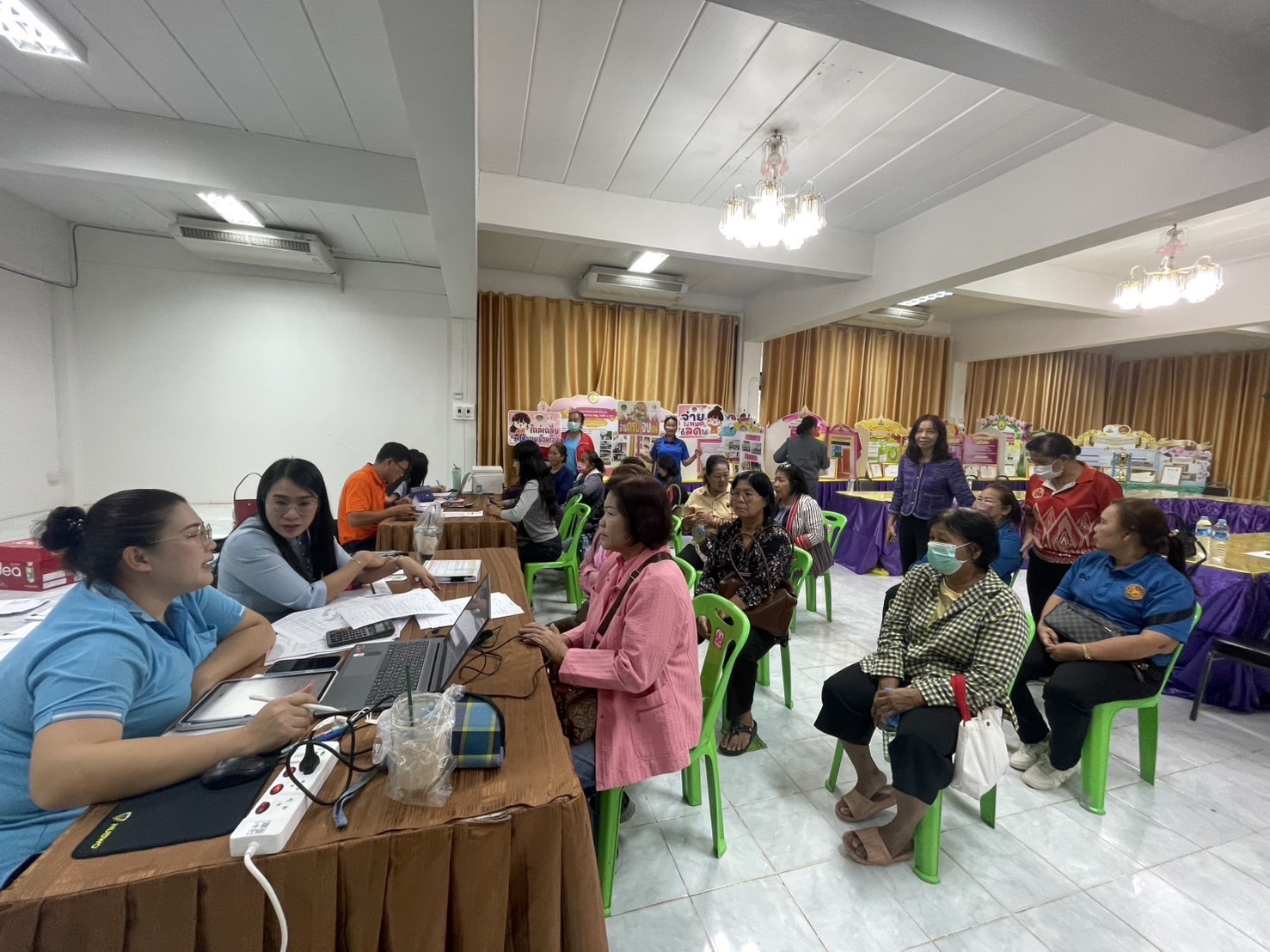 กองทุนฯ สตรี หนองคาย ลงพื้นที่ประชาสัมพันธ์มาตรการช่วยเหลือลูกหนี้กองทุนพัฒนาบทบาทสตรี “เดินหน้าสู้หนี้ ร่วมสร้างพลังสตรี เปลี่ยนหนี้เป็นพลัง เปลี่ยนปัญหาเป็นโอกาส”