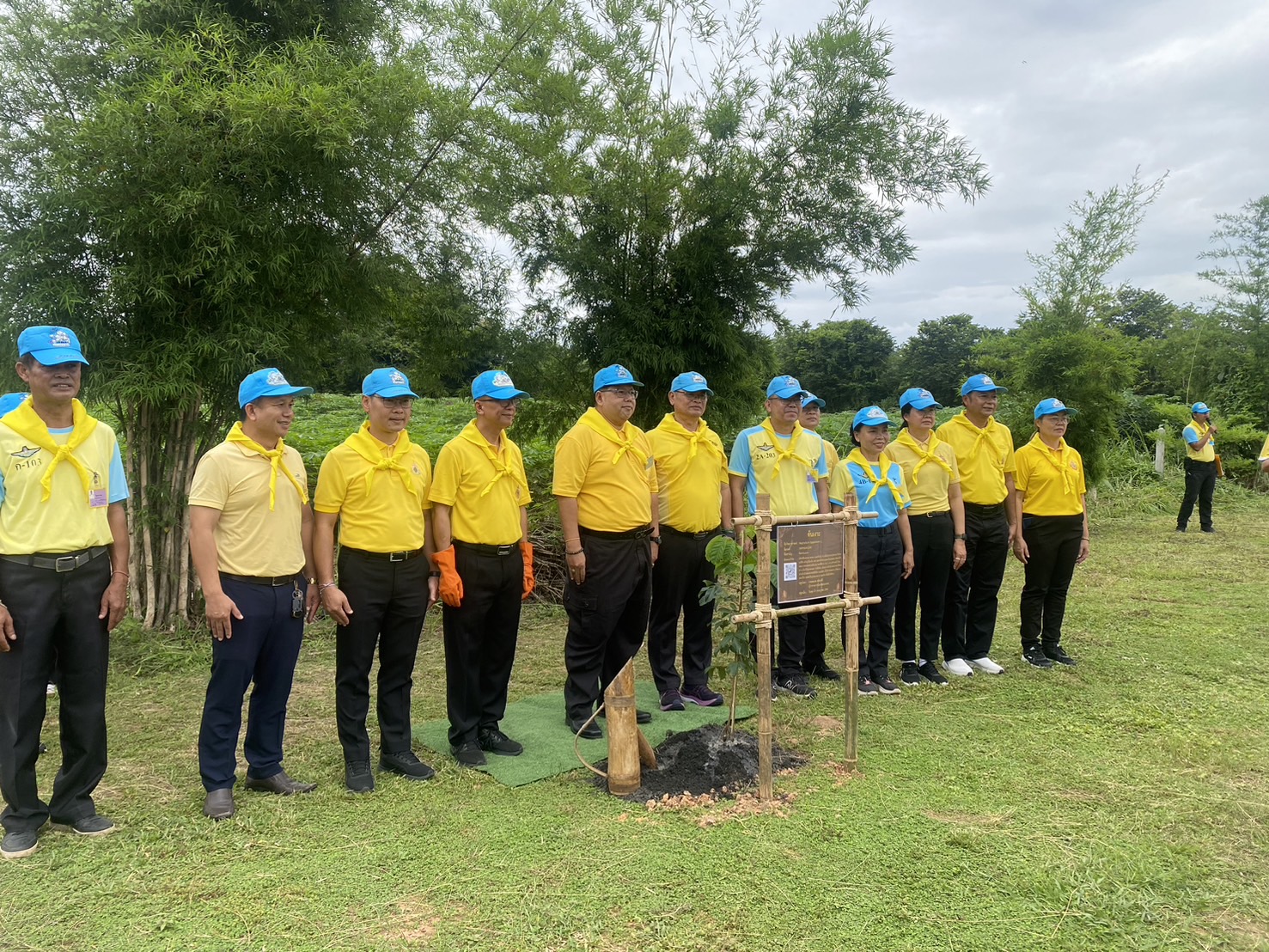 พช.หนองคาย ร่วมกิจกรรมจิตอาสาพัฒนา เนื่องในวันสมเด็จพระนารายณ์มหาราช “กิจกรรมจิตอาสาพัฒนาสิ่งแวดล้อมและบำเพ็ญสาธารณประโยชน์”