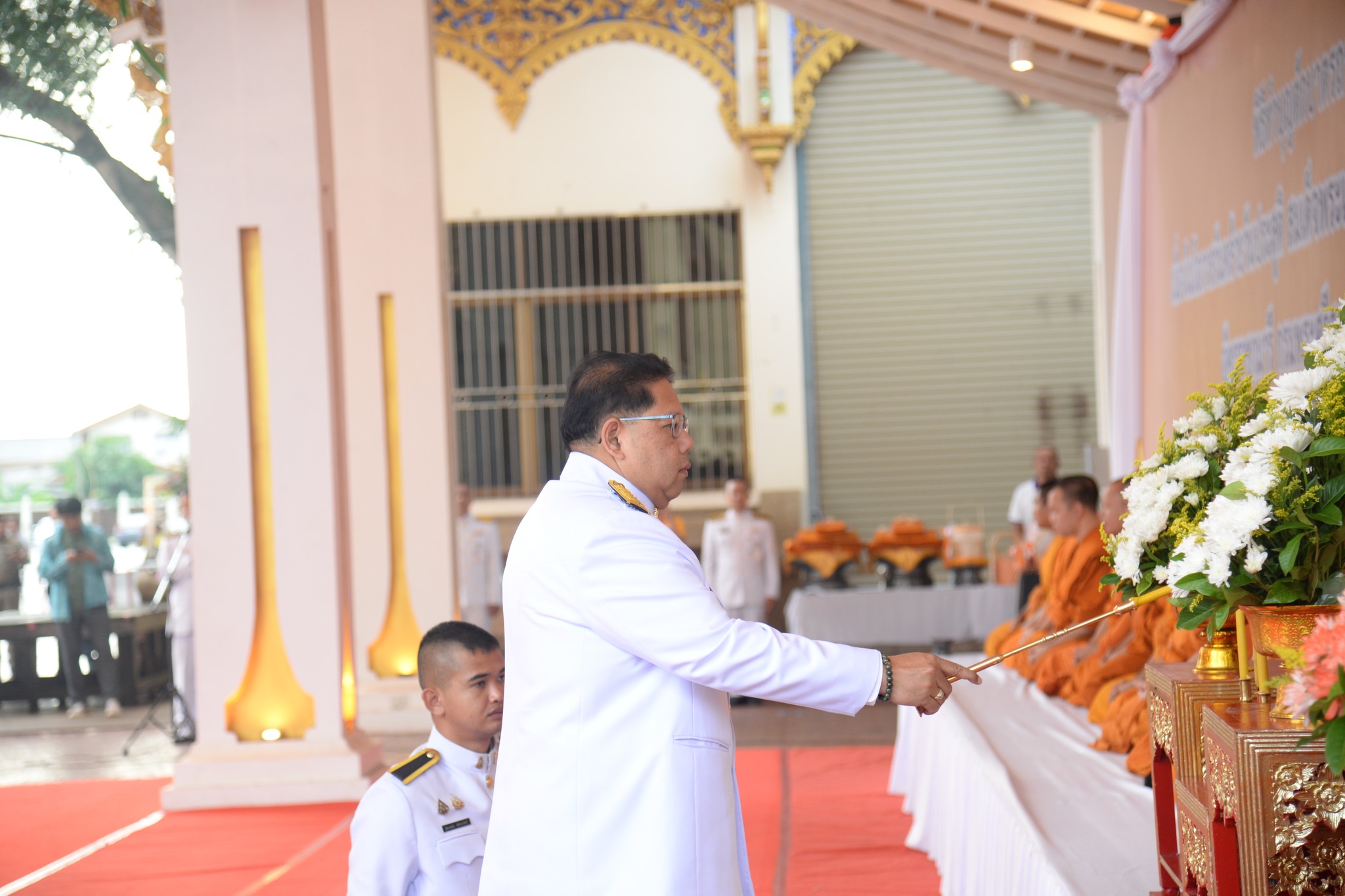 พช.หนองคาย ร่วมพิธีทำบุญตักบาตรถวายพระราชกุศล เนื่องในโอกาสวันคล้ายวันประสูติ สมเด็จพระเจ้าน้องนางเธอ เจ้าฟ้าจุฬาภรณวลัยลักษณ์ อัครราชกุมารี กรมพระศรีสวางควัฒน วรขัตติยราชนารี