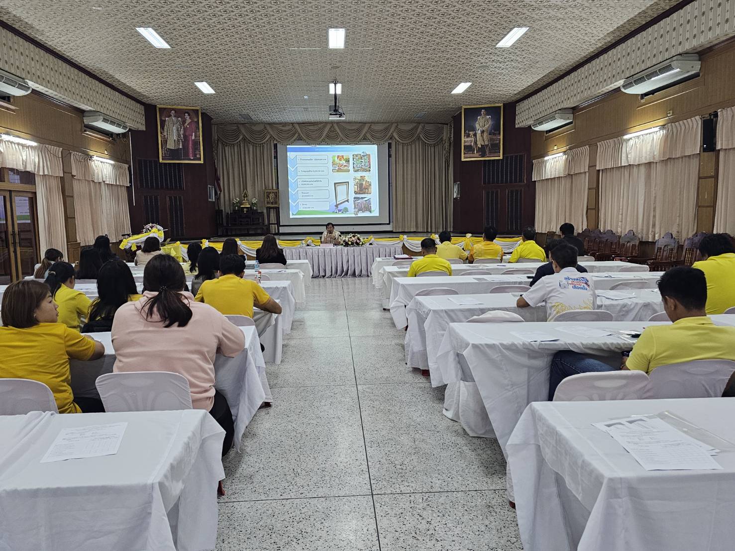 พช.หนองคาย ร่วมเป็นวิทยากรให้ความรู้โครงการการนำเทคโนโลยีสารสนเทศช่วยในการปฏิบัติงานการพัฒนาองค์กรในยุคดิจิทัลและส่งเสริมสินค้า OTOP และการท่องเที่ยวชุมชนตามแนวทาง Soft Power