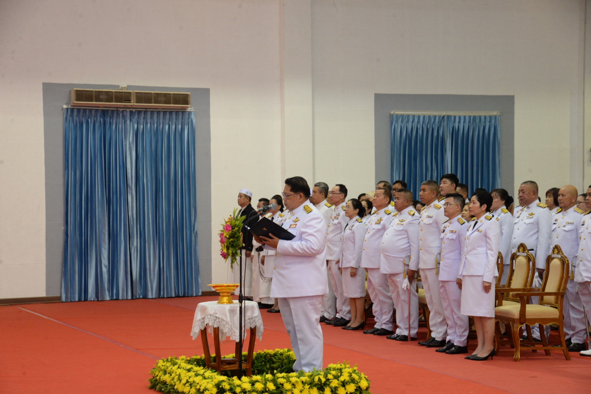 พช.หนองคาย ร่วมพิธีถวายเครื่องราชสักการะและวางพานพุ่ม และพิธีจุดเทียนถวายพระพรชัยมงคล เฉลิมพระเกียรติพระบาทสมเด็จพระเจ้าอยู่หัว เนื่องในโอกาสวันเฉลิมพระชนมพรรษา 28 กรกฎาคม 2568