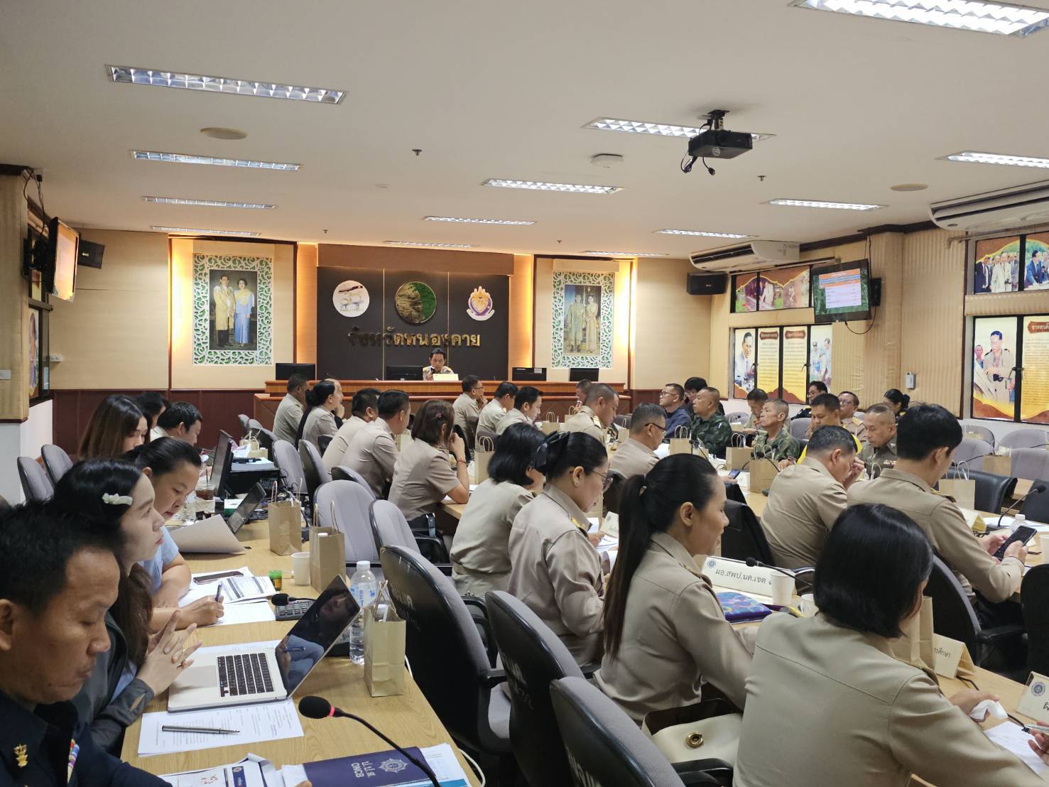 พช.หนองคาย ร่วมประชุมคณะกรรมการศูนย์อำนวยการป้องกันและปราบปรามยาเสพติดจังหวัดหนองคาย ครั้งที่ 6/2568