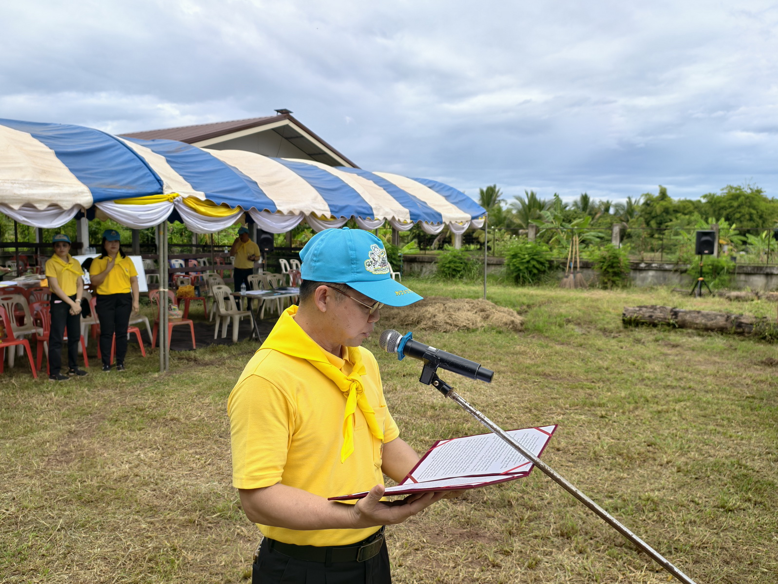 พช.หนองคาย ผนึกกำลังภาคีเครือข่าย จัดกิจกรรม “จิตอาสาพัฒนาชุมชน เอามื้อสามัคคี ทำความดีถวายในหลวง” เฉลิมพระเกียรติในหลวง ร.10