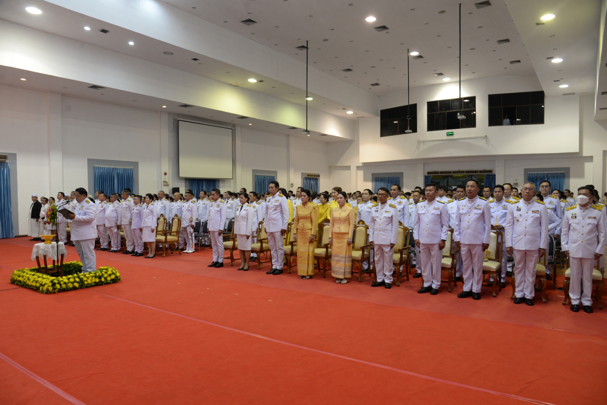พช.หนองคาย ร่วมพิธีถวายเครื่องราชสักการะและวางพานพุ่ม และพิธีจุดเทียนถวายพระพรชัยมงคล เฉลิมพระเกียรติพระบาทสมเด็จพระเจ้าอยู่หัว เนื่องในโอกาสวันเฉลิมพระชนมพรรษา 28 กรกฎาคม 2568