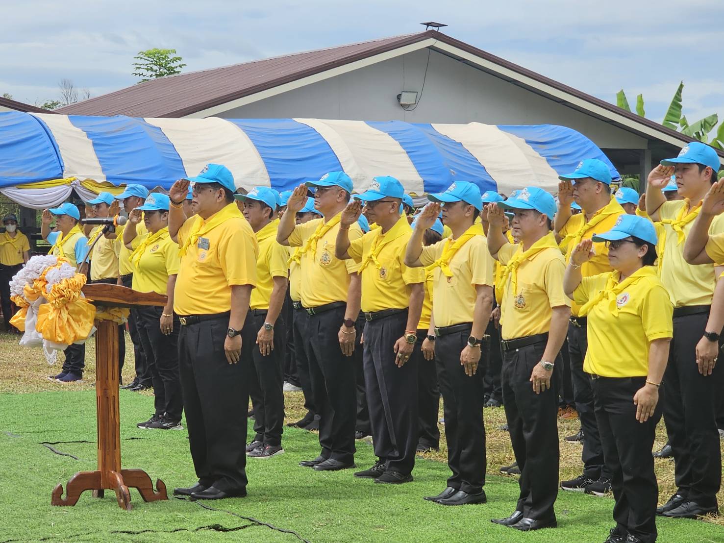 พช.หนองคาย ผนึกกำลังภาคีเครือข่าย จัดกิจกรรม “จิตอาสาพัฒนาชุมชน เอามื้อสามัคคี ทำความดีถวายในหลวง” เฉลิมพระเกียรติในหลวง ร.10