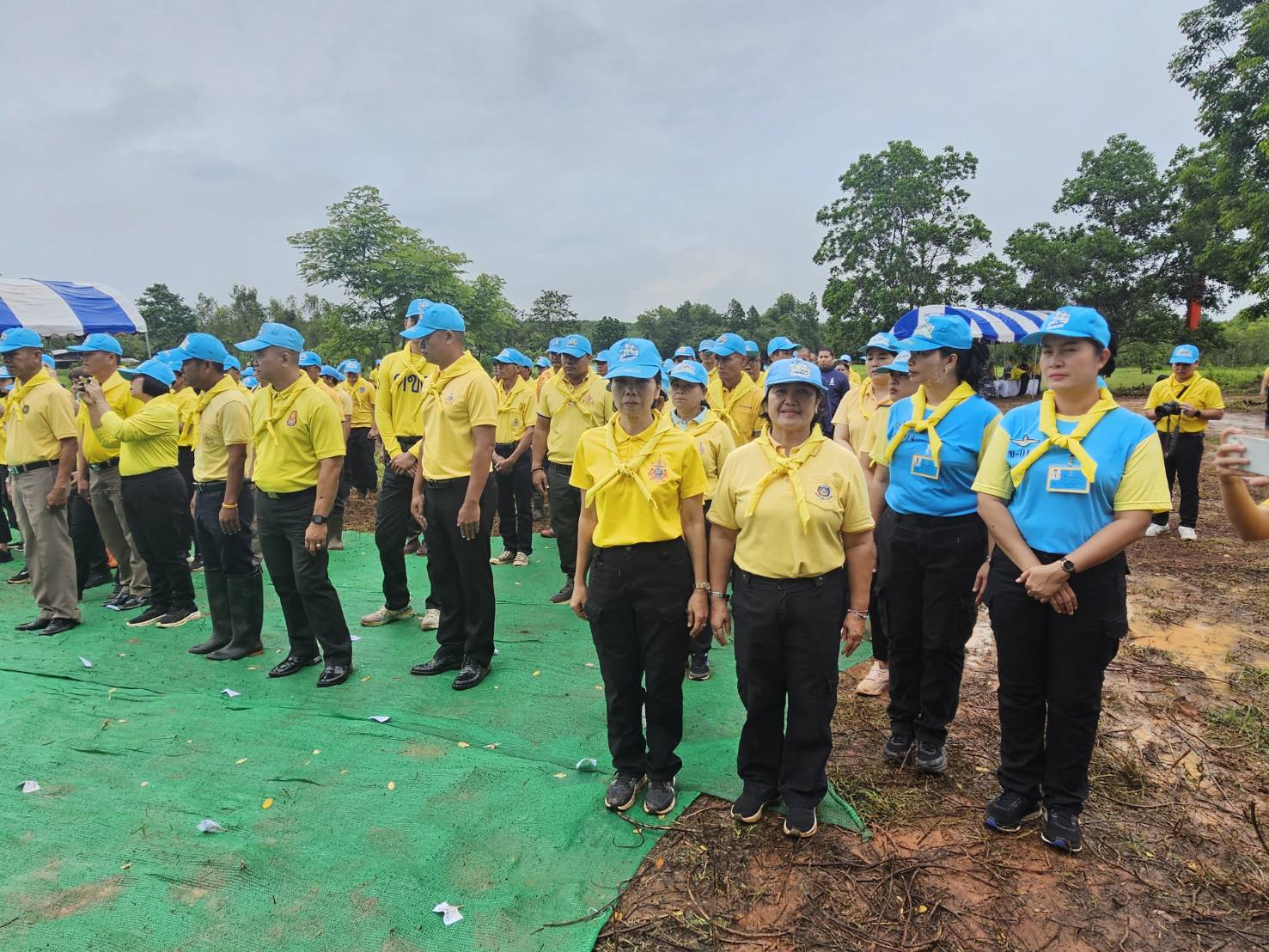 พช.หนองคาย ร่วมกิจกรรมจิตอาสาพัฒนา เนื่องในโอกาสวันคล้ายวันสวรรคต สมเด็จพระศรีนครินทราบรมราชาชนนี และกิจกรรมกำจัดผักตบชวาแบบบูรณาการ จังหวัดหนองคาย ครั้งที่ 1/2568 เฉลิมพระเกียรติฯ