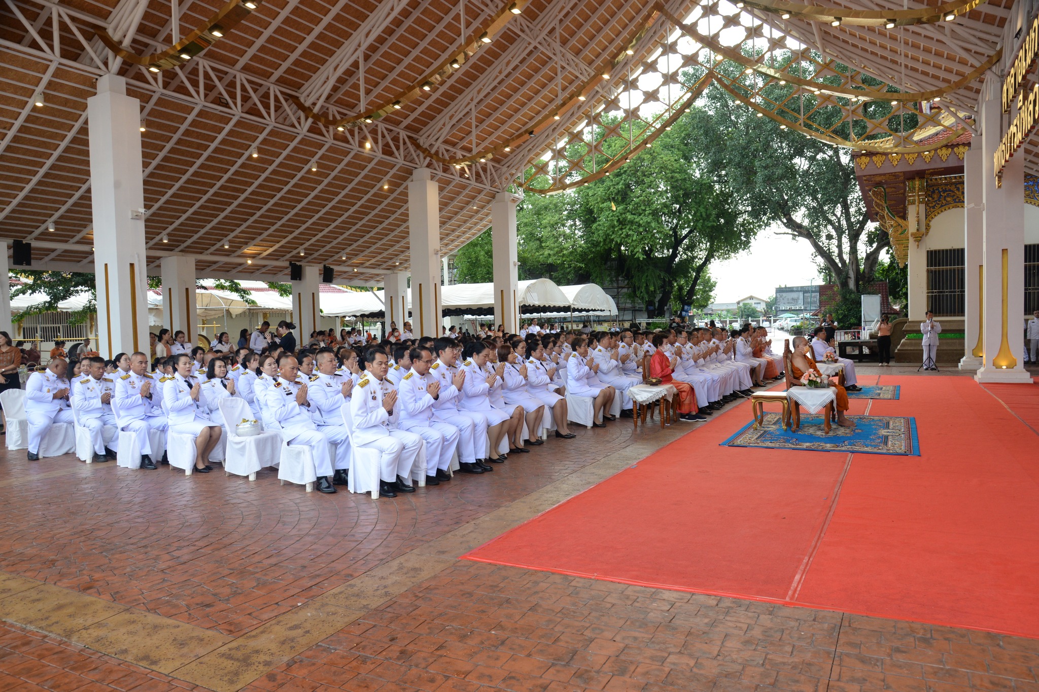 พช.หนองคาย ร่วมพิธีทำบุญตักบาตรถวายพระราชกุศล เนื่องในโอกาสวันคล้ายวันประสูติ สมเด็จพระเจ้าน้องนางเธอ เจ้าฟ้าจุฬาภรณวลัยลักษณ์ อัครราชกุมารี กรมพระศรีสวางควัฒน วรขัตติยราชนารี