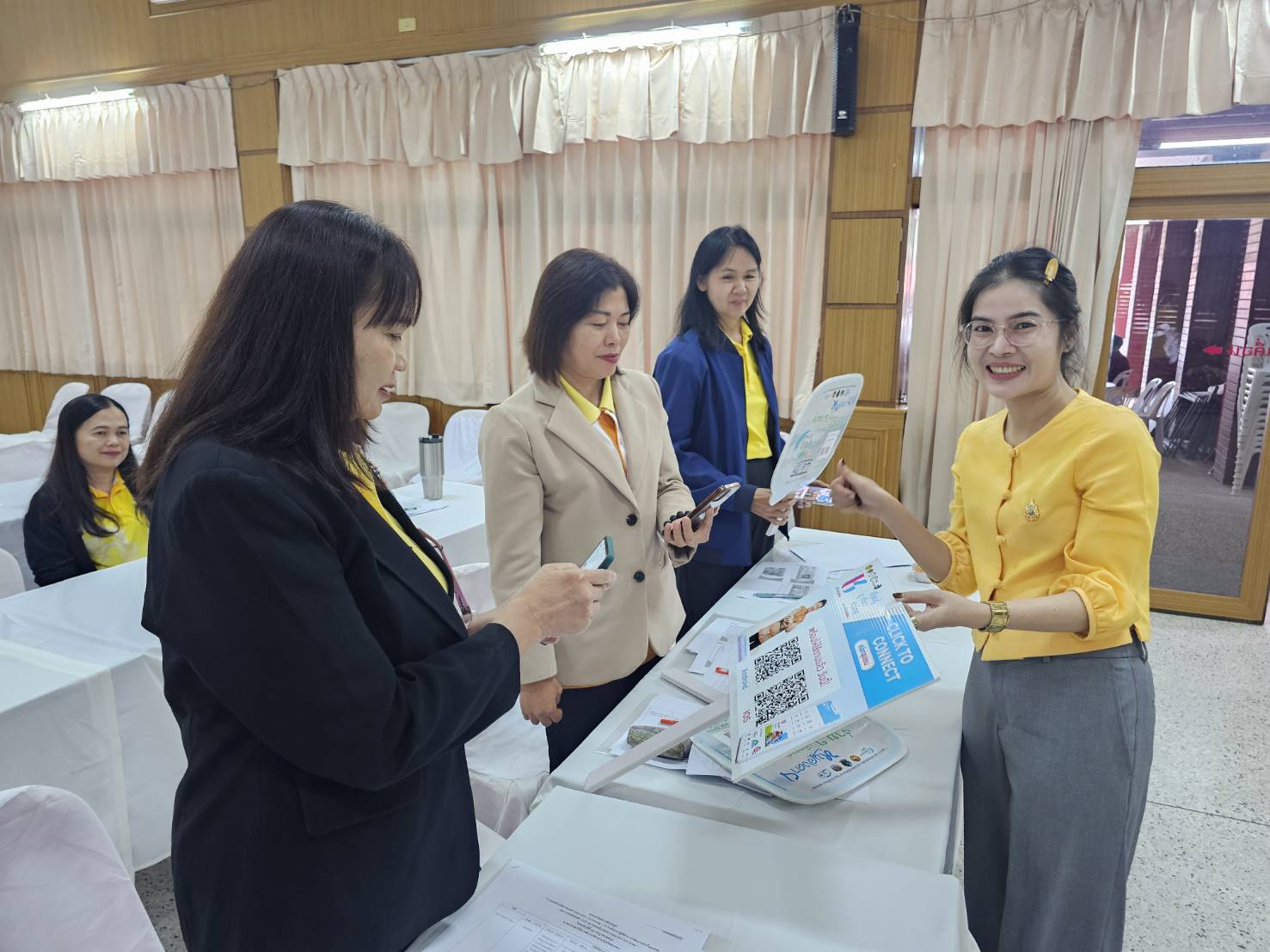 พช.หนองคาย ร่วมเป็นวิทยากรให้ความรู้โครงการการนำเทคโนโลยีสารสนเทศช่วยในการปฏิบัติงานการพัฒนาองค์กรในยุคดิจิทัลและส่งเสริมสินค้า OTOP และการท่องเที่ยวชุมชนตามแนวทาง Soft Power