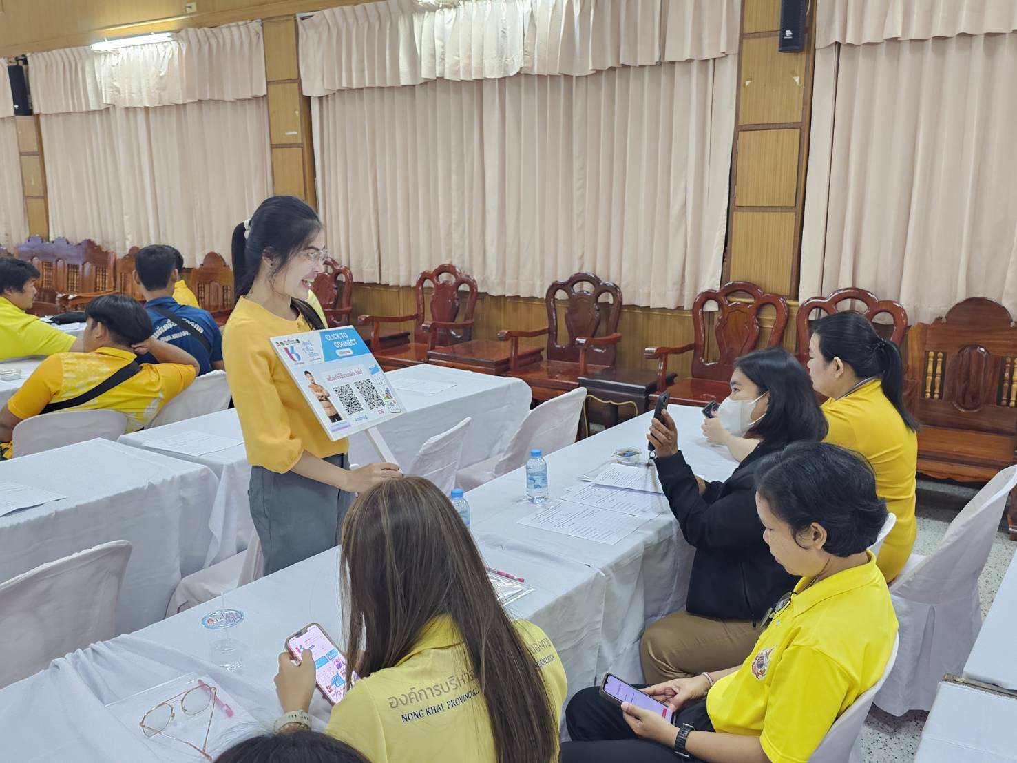 พช.หนองคาย ร่วมเป็นวิทยากรให้ความรู้โครงการการนำเทคโนโลยีสารสนเทศช่วยในการปฏิบัติงานการพัฒนาองค์กรในยุคดิจิทัลและส่งเสริมสินค้า OTOP และการท่องเที่ยวชุมชนตามแนวทาง Soft Power