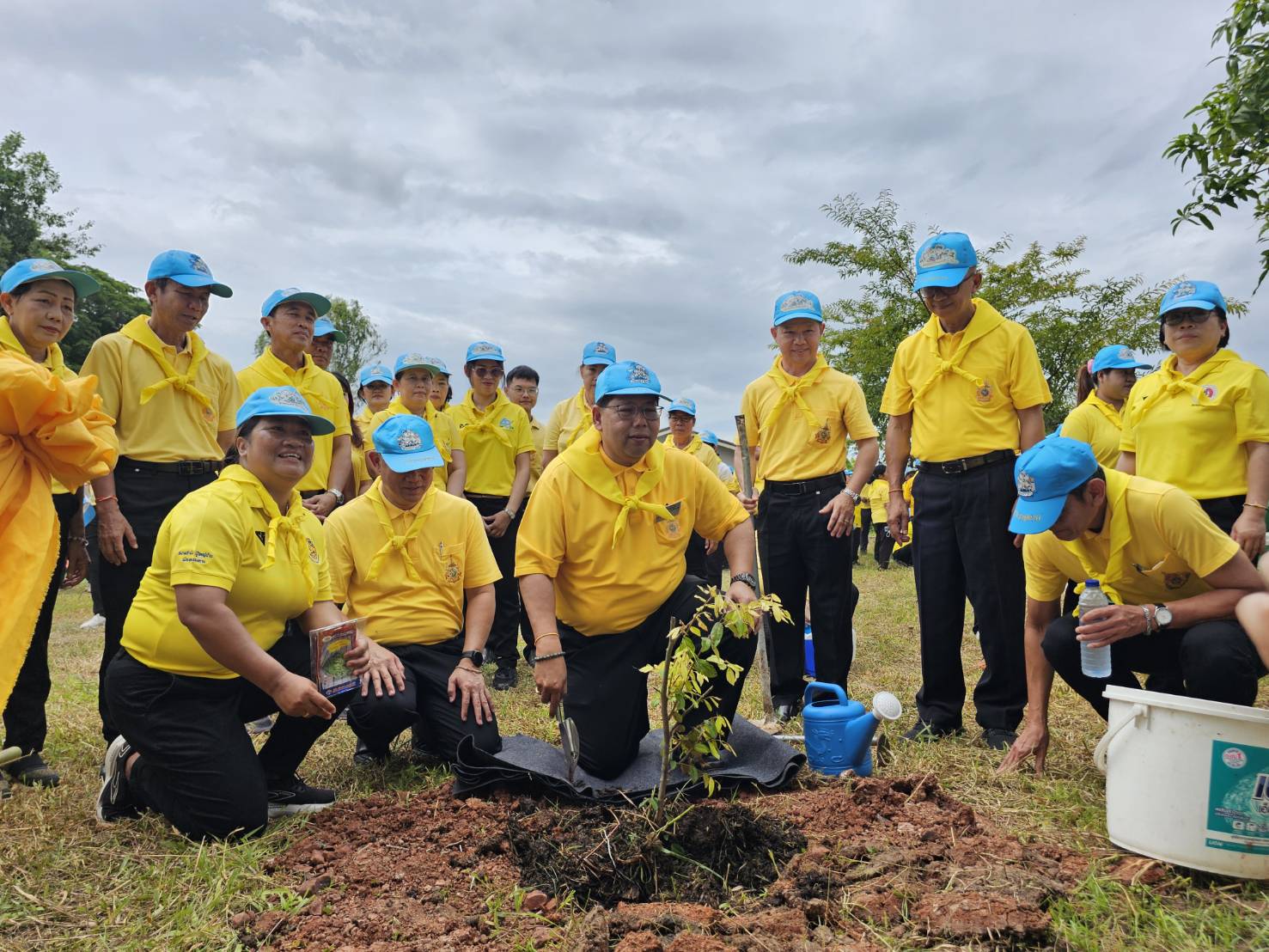 พช.หนองคาย ผนึกกำลังภาคีเครือข่าย จัดกิจกรรม “จิตอาสาพัฒนาชุมชน เอามื้อสามัคคี ทำความดีถวายในหลวง” เฉลิมพระเกียรติในหลวง ร.10