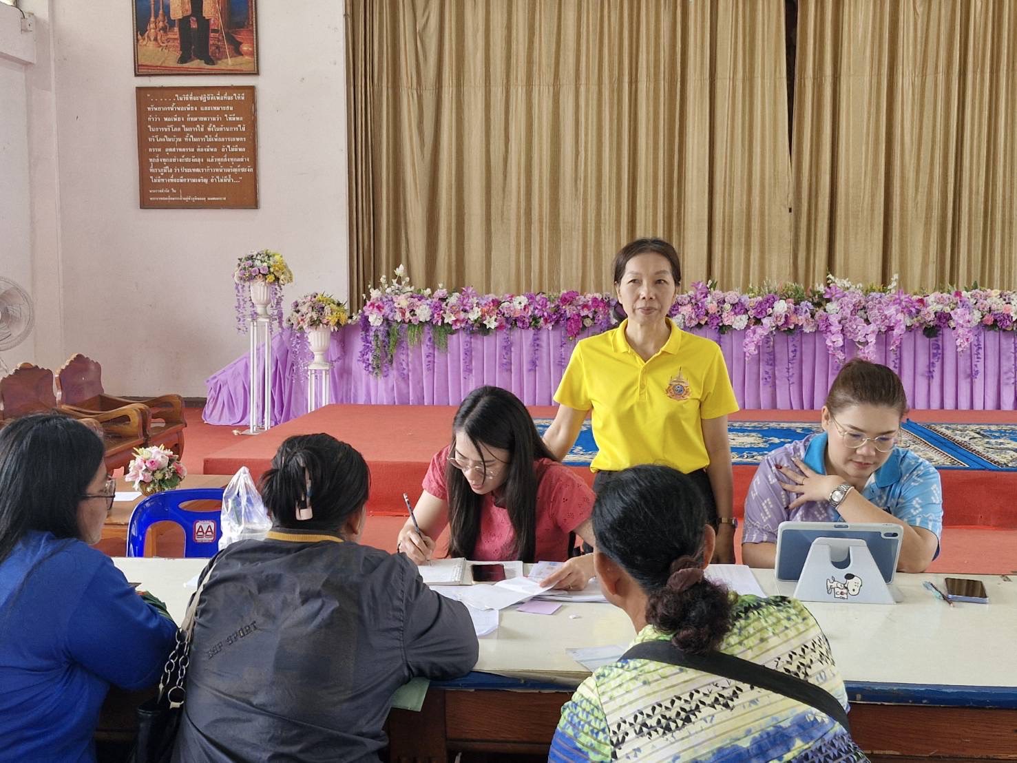 กองทุนฯ สตรี หนองคาย ลงพื้นที่ประชาสัมพันธ์มาตรการช่วยเหลือลูกหนี้กองทุนพัฒนาบทบาทสตรี “เดินหน้าสู้หนี้ ร่วมสร้างพลังสตรี เปลี่ยนหนี้เป็นพลัง เปลี่ยนปัญหาเป็นโอกาส”