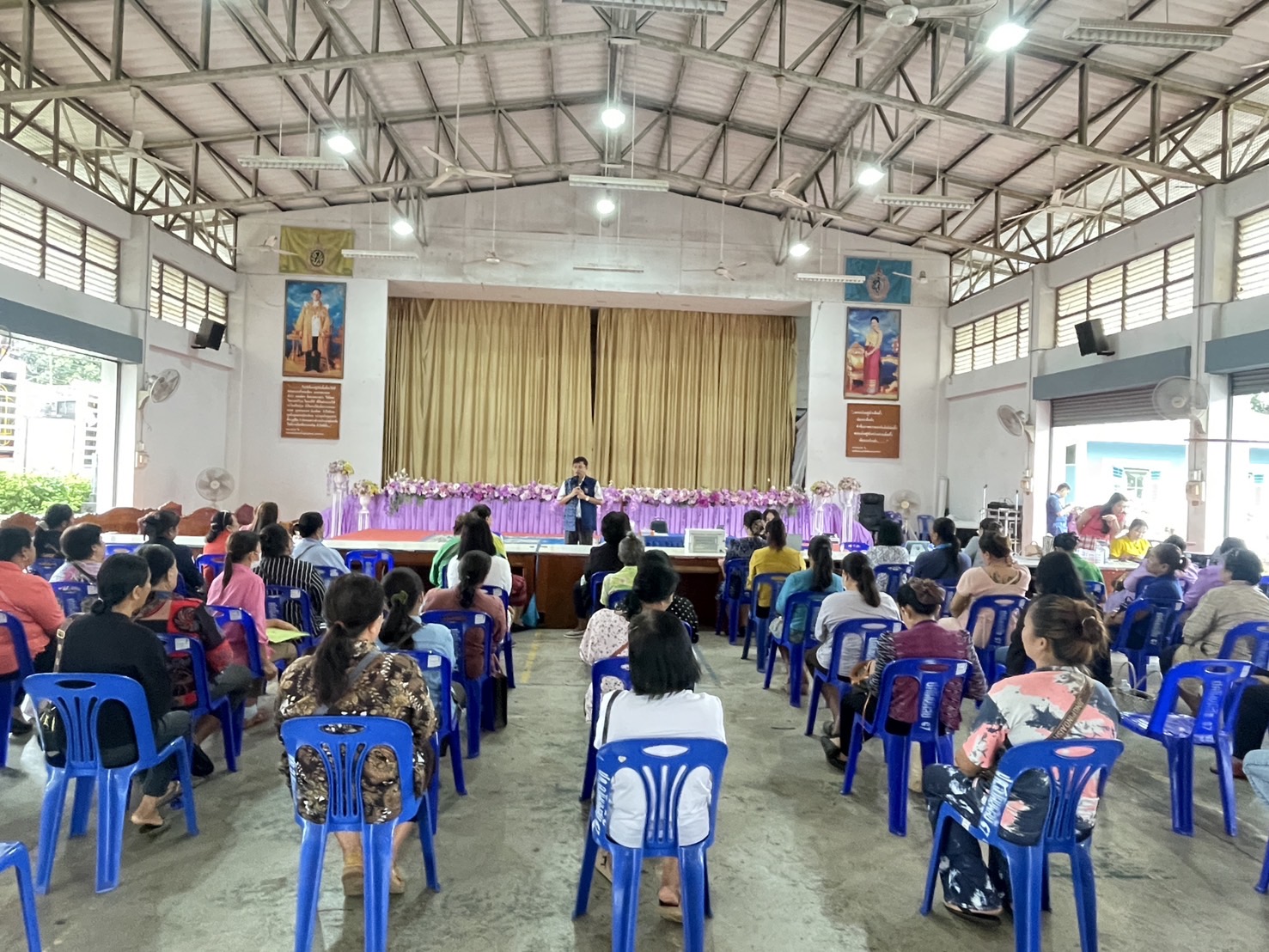 กองทุนฯ สตรี หนองคาย ลงพื้นที่ประชาสัมพันธ์มาตรการช่วยเหลือลูกหนี้กองทุนพัฒนาบทบาทสตรี “เดินหน้าสู้หนี้ ร่วมสร้างพลังสตรี เปลี่ยนหนี้เป็นพลัง เปลี่ยนปัญหาเป็นโอกาส”