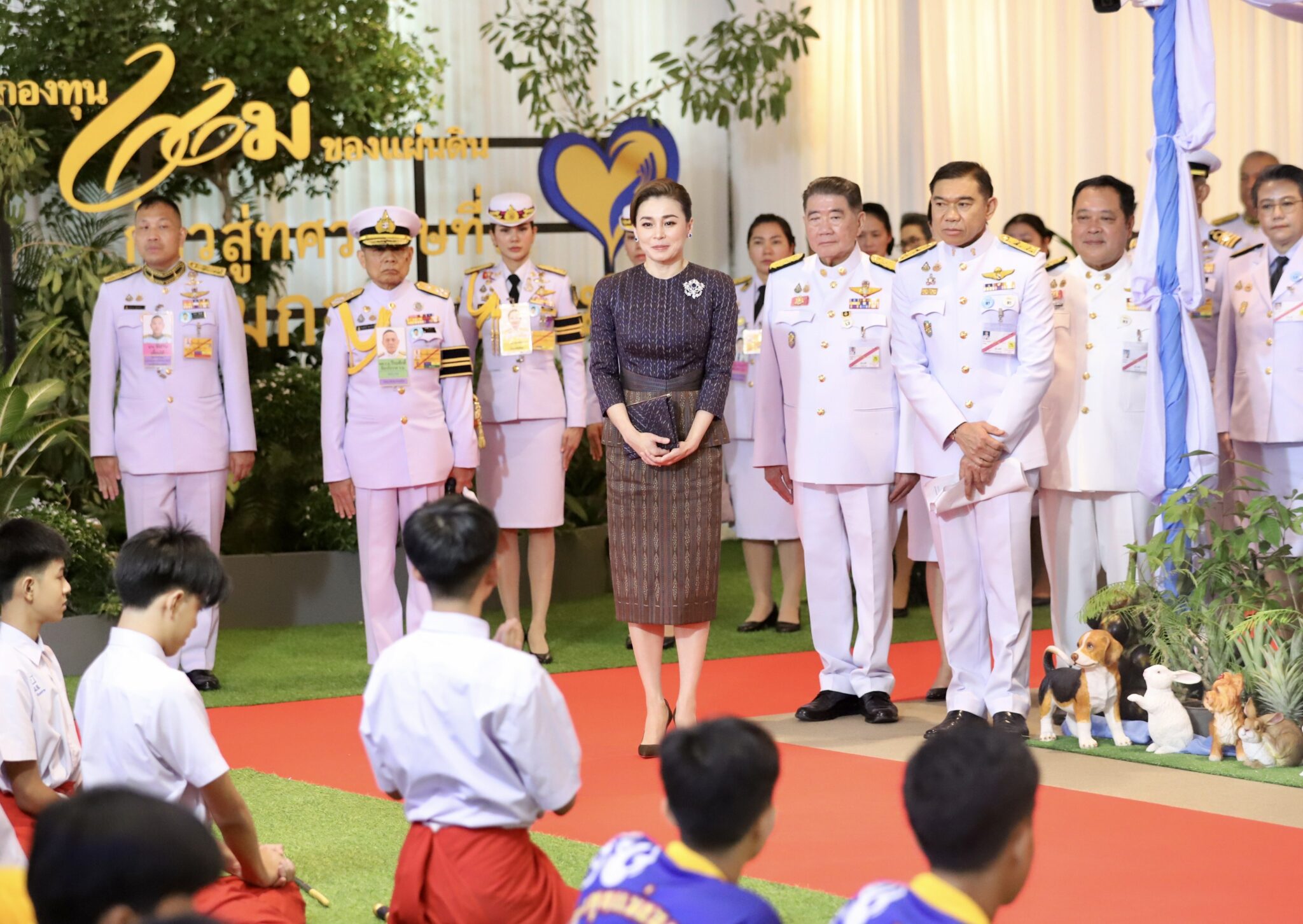 ผู้ว่าฯหนองคาย นำคณะหมู่บ้านต้นกล้ากองทุนแม่ของแผ่นดิน เข้ารับพระราชทานเงินขวัญถุงกองทุนแม่ของแผ่นดิน ปี 2568